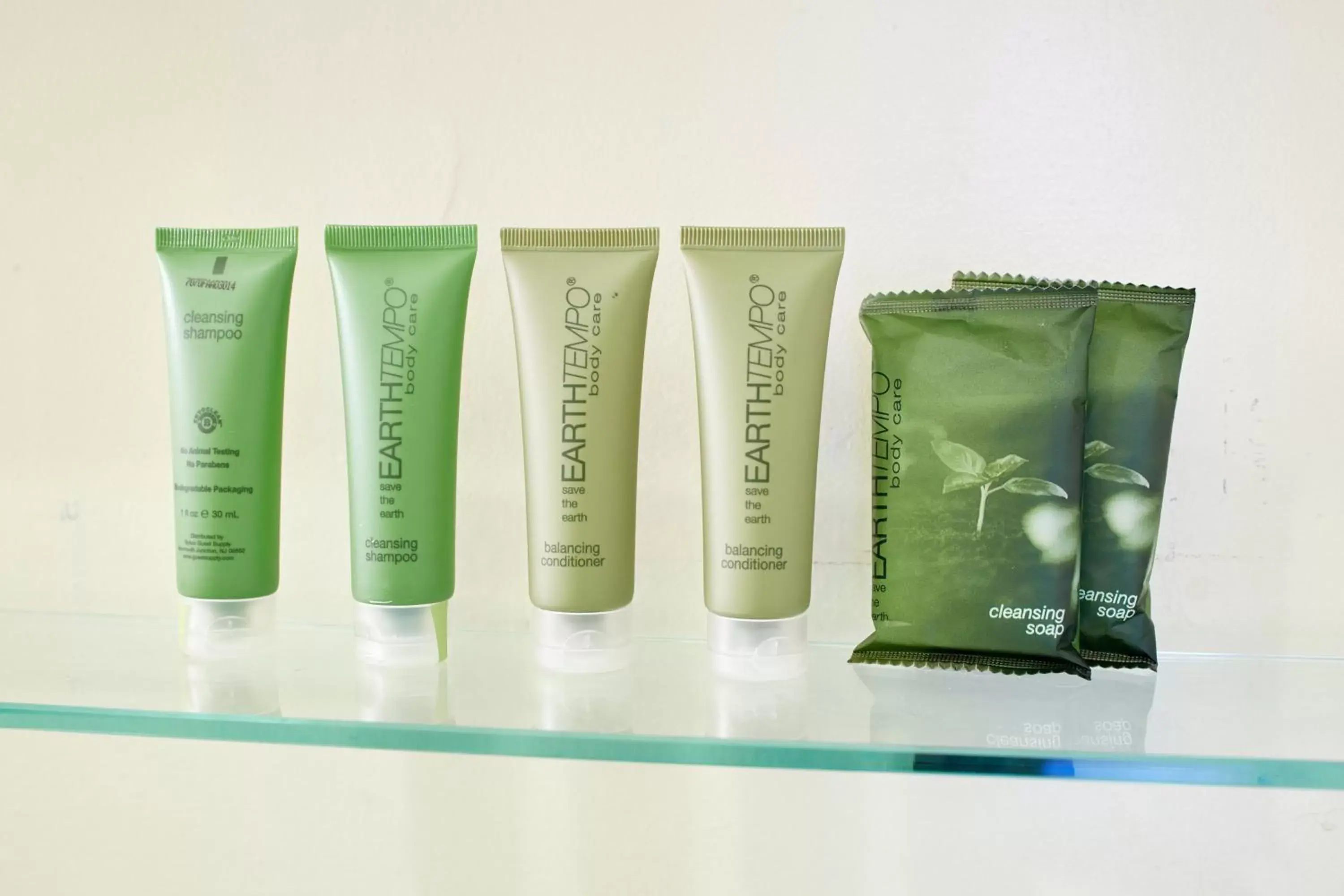 Bathroom in Pacific Marina Inn Airport Bathroom in Pacific Marina Inn Airport