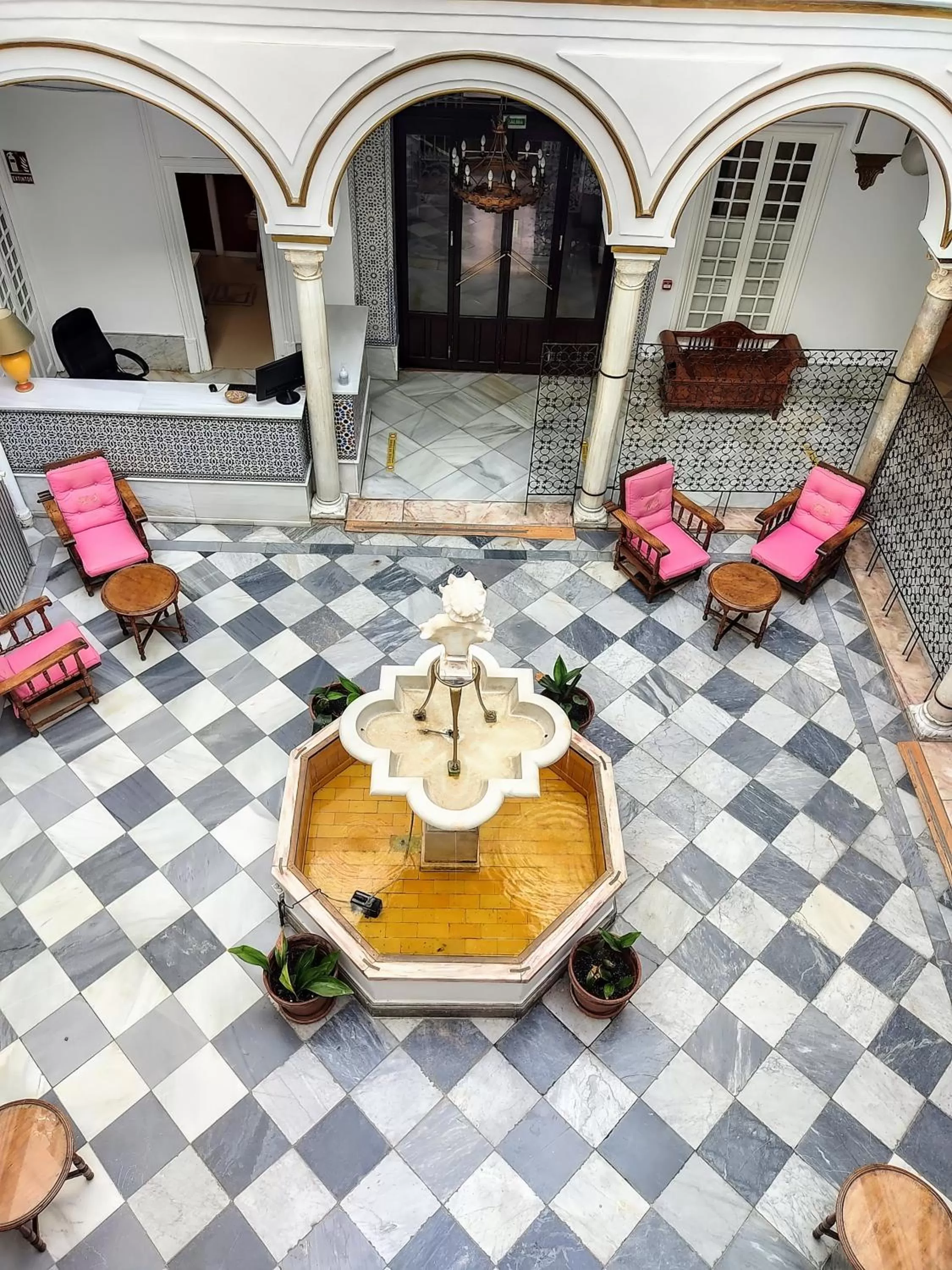 Patio in Hotel Simon