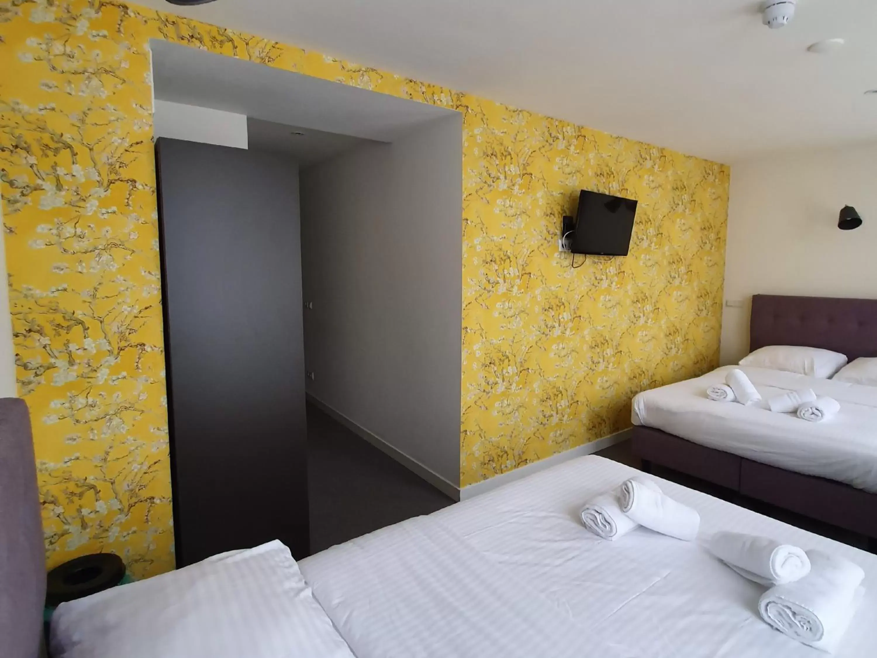 Economy Quadruple Room in Hotel Heye 130 Economy Quadruple Room in Hotel Heye 130