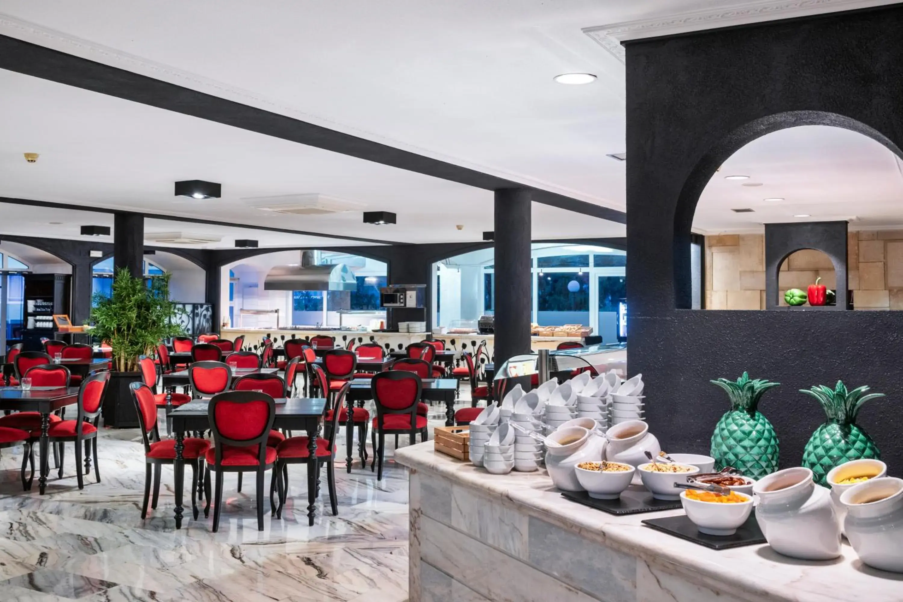 Buffet breakfast, Restaurant/Places to Eat in Salles Hotels Marina Portals