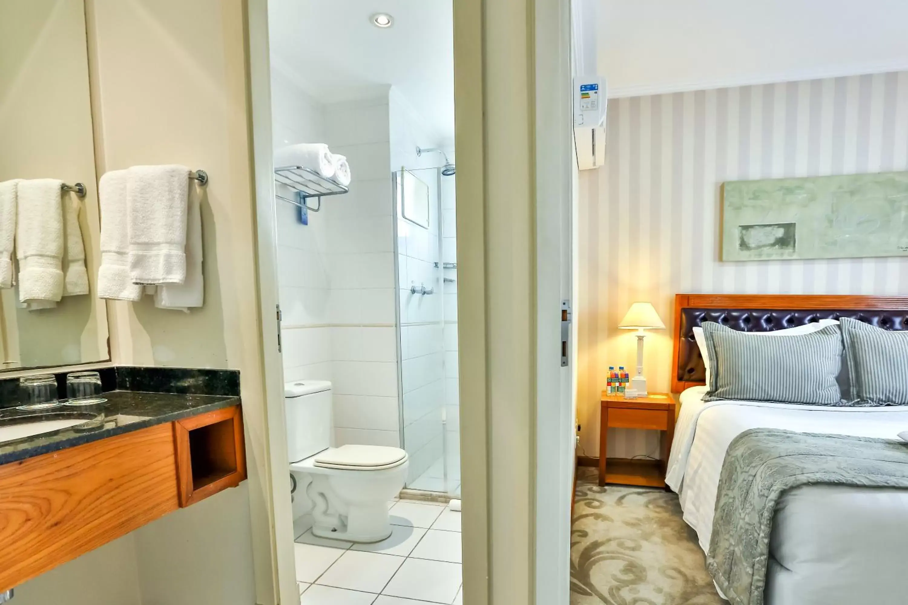 Bedroom, Bed in Quality Suites Vila Olimpia Bedroom, Bed in Quality Suites Vila Olimpia