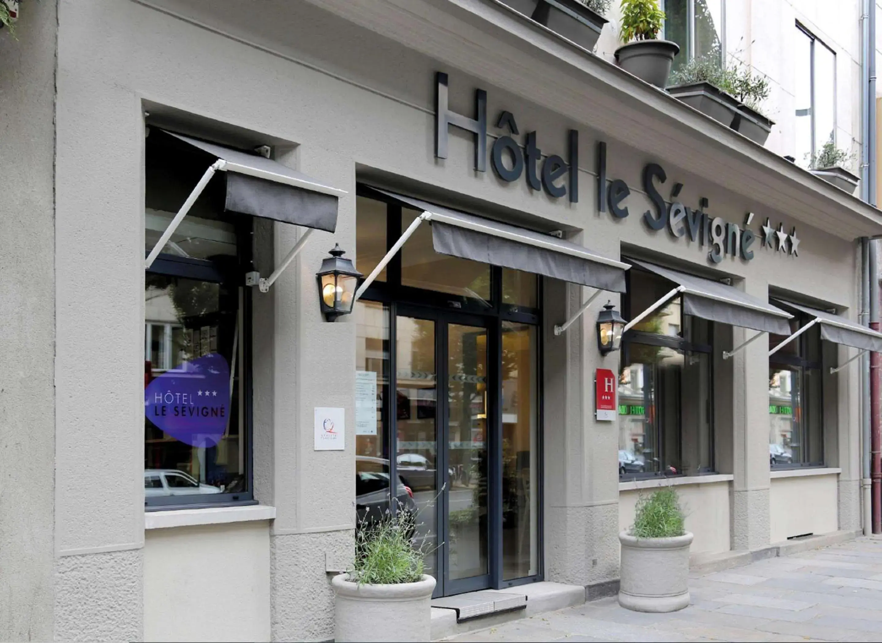 Property building in Hotel Le Sevigne - Sure Hotel Collection by Best Western