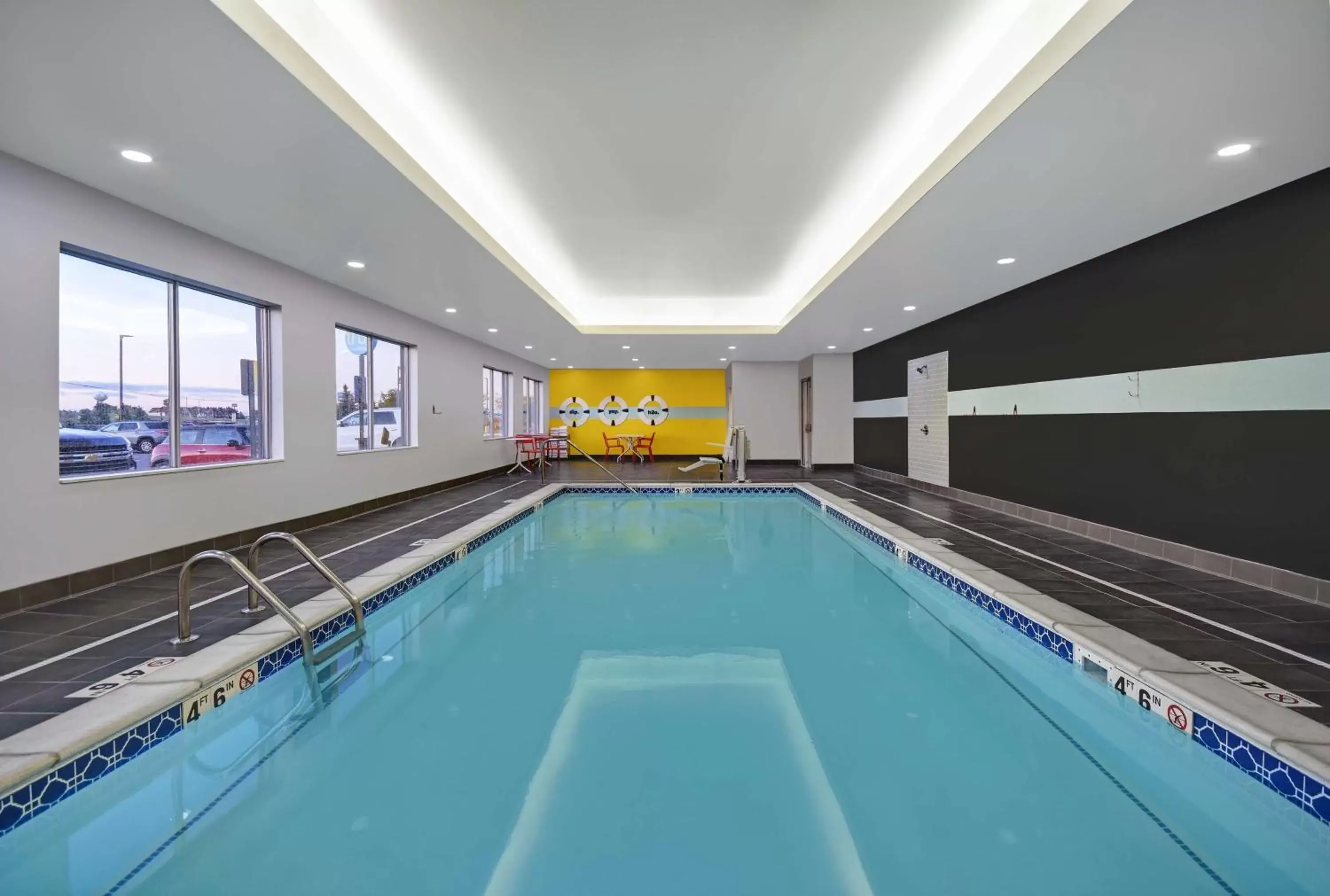 Pool view, Swimming Pool in Tru By Hilton Gaylord, Mi