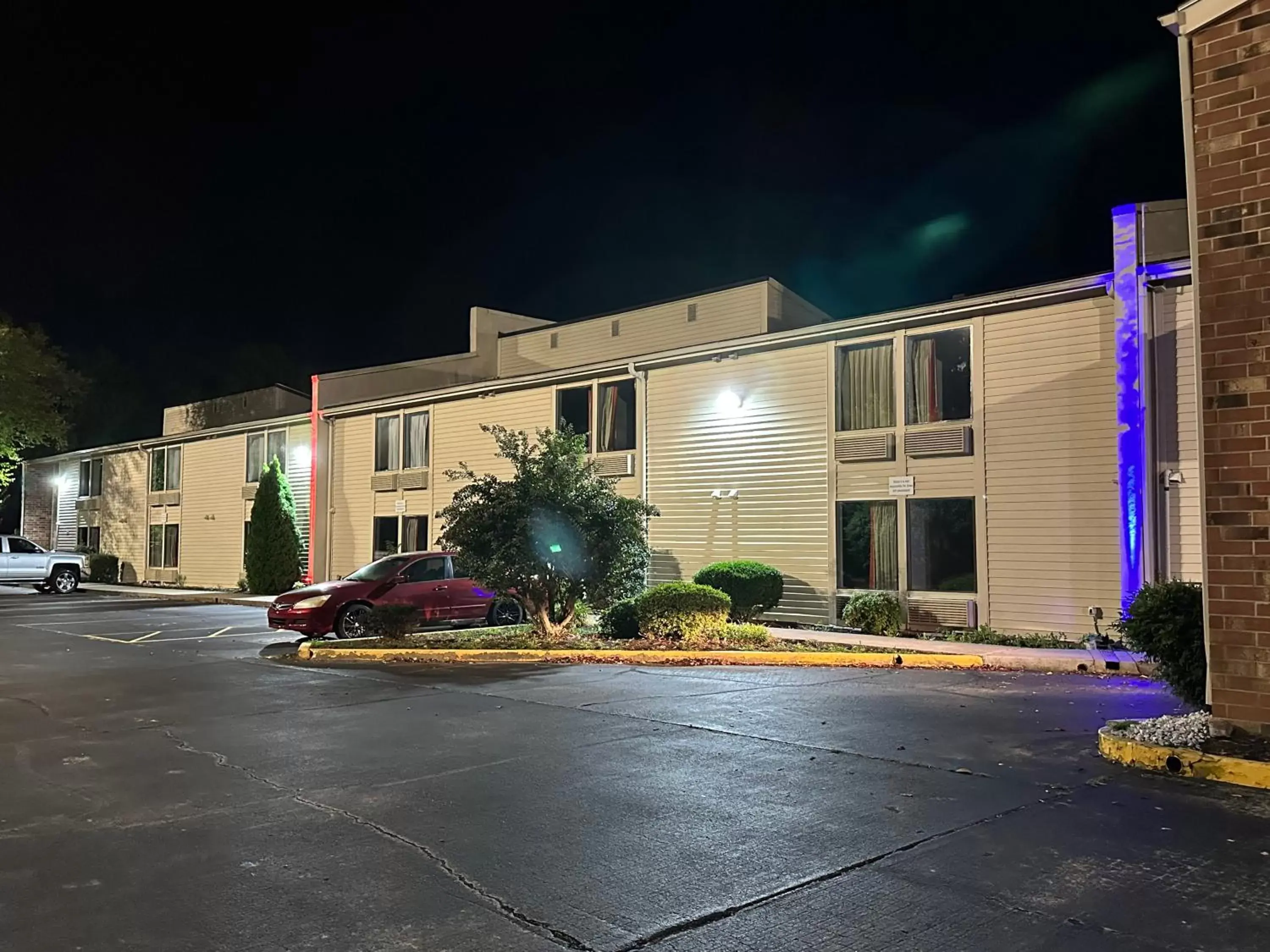 Property Building in Motel 6-Greensboro, NC - Airport