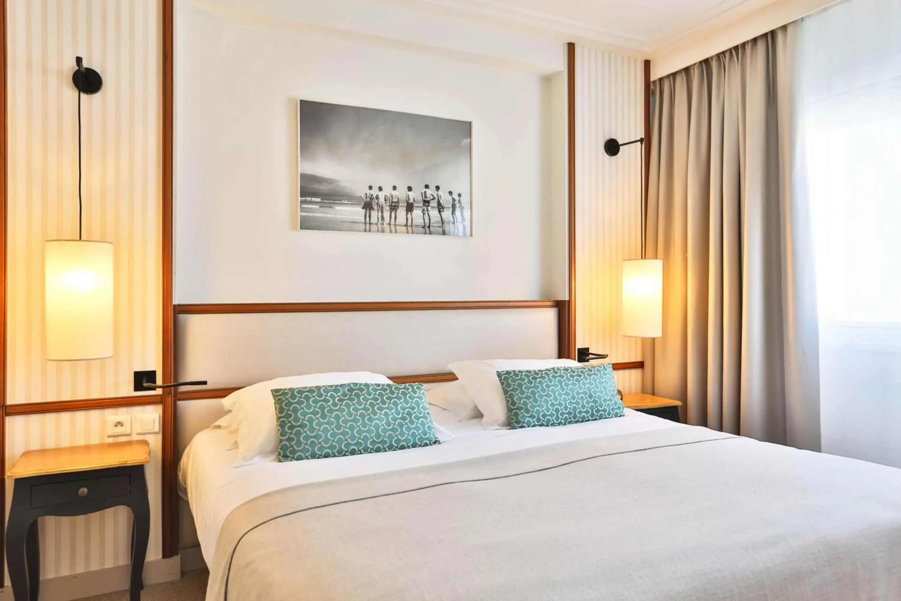 Bedroom, Bed in Atlantic Hôtel & Spa