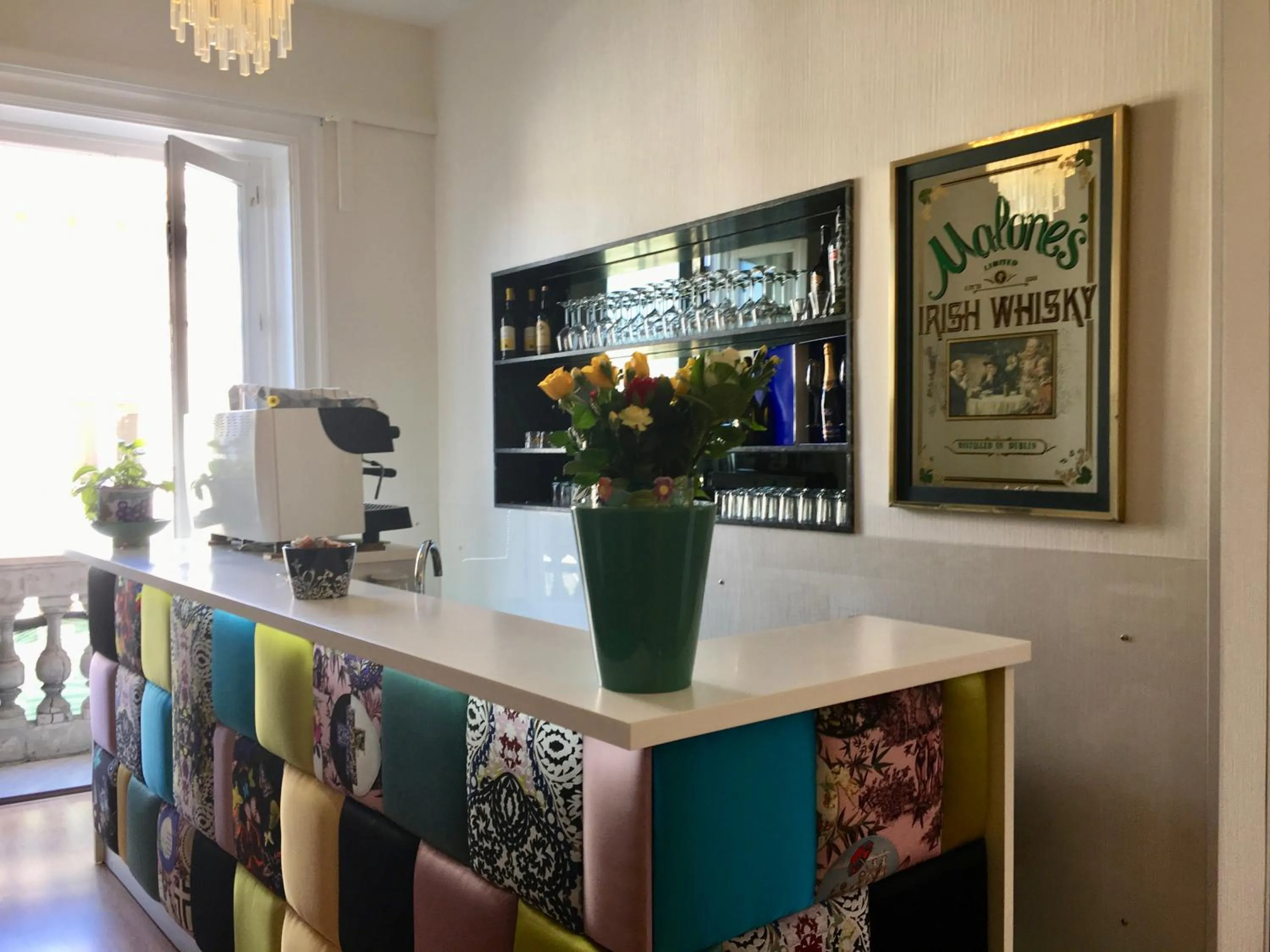 Lounge or bar in 38 Aira Hotels