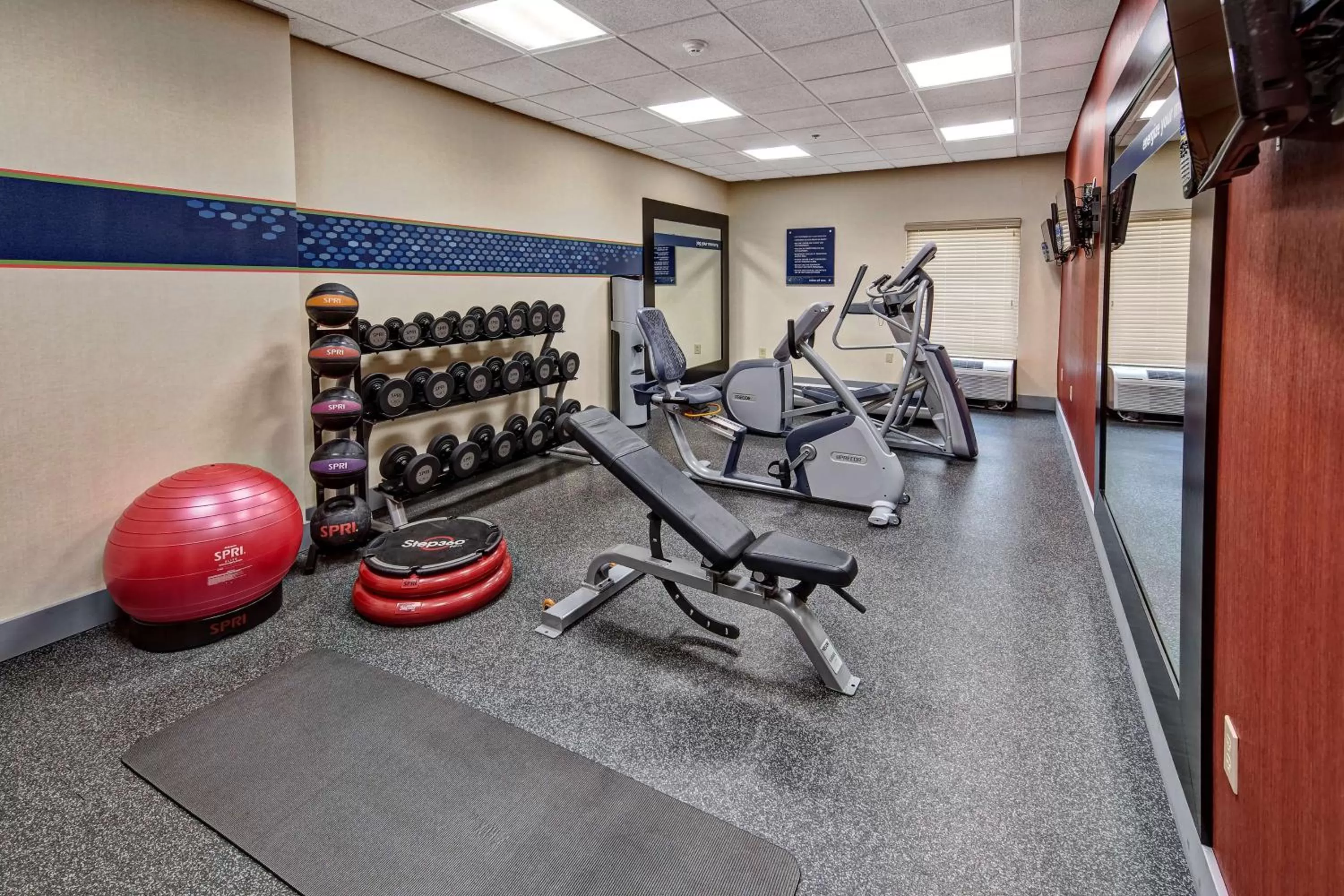 Fitness centre/facilities in Hampton Inn Houston Baytown