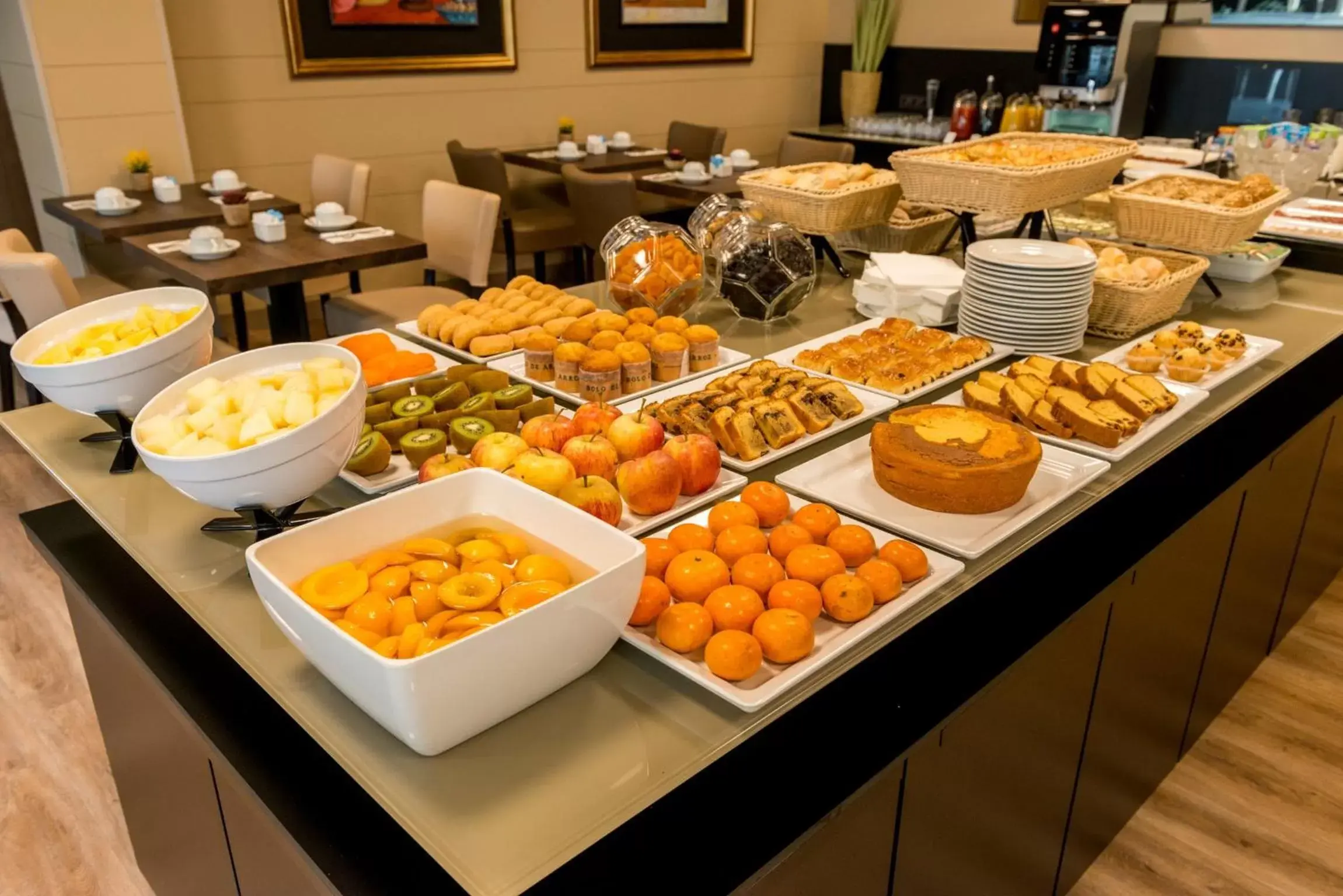 Buffet breakfast in Hotel Dom Henrique - Downtown