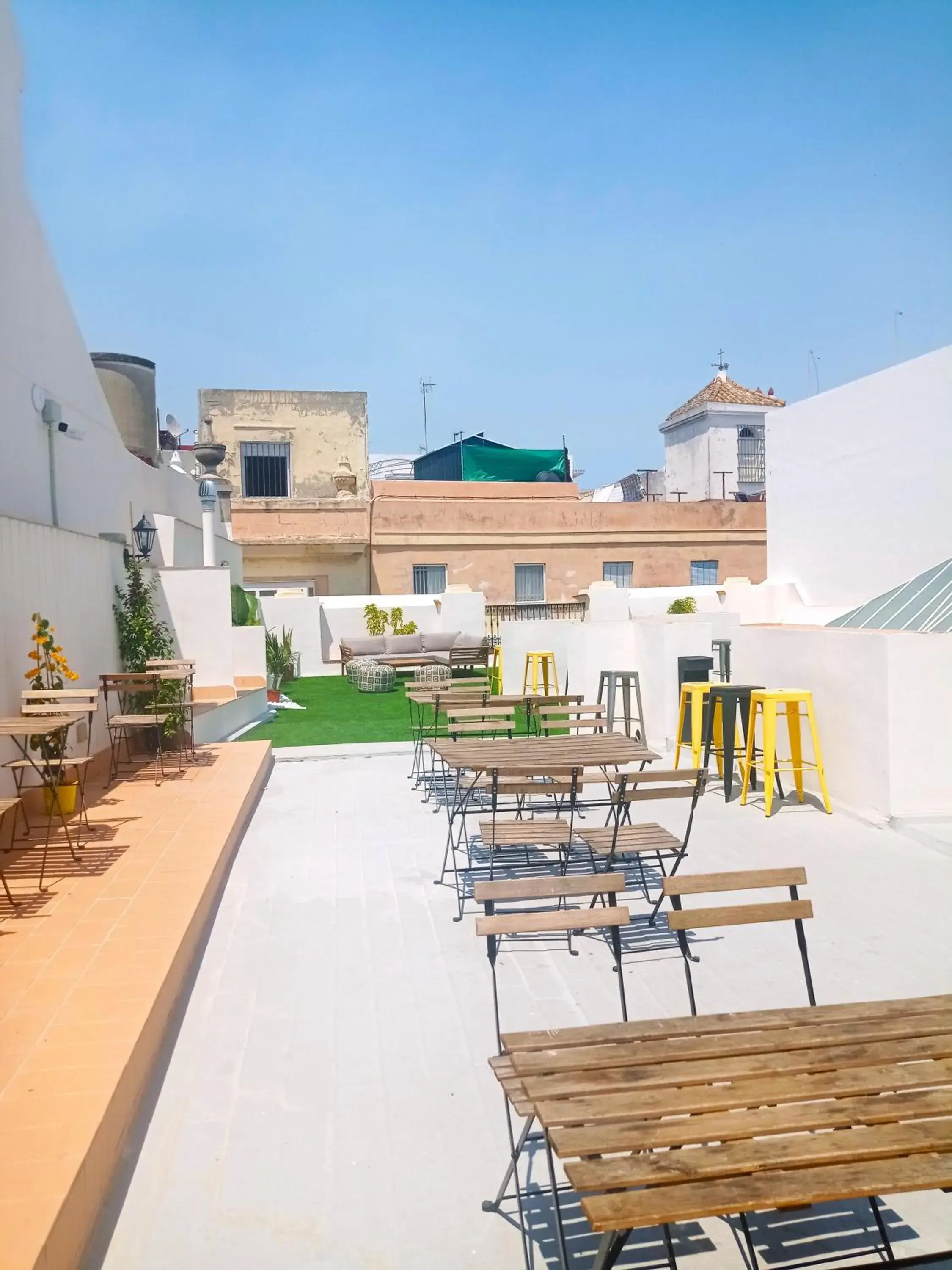 Balcony/Terrace, Swimming Pool in Planeta Cadiz Hostel