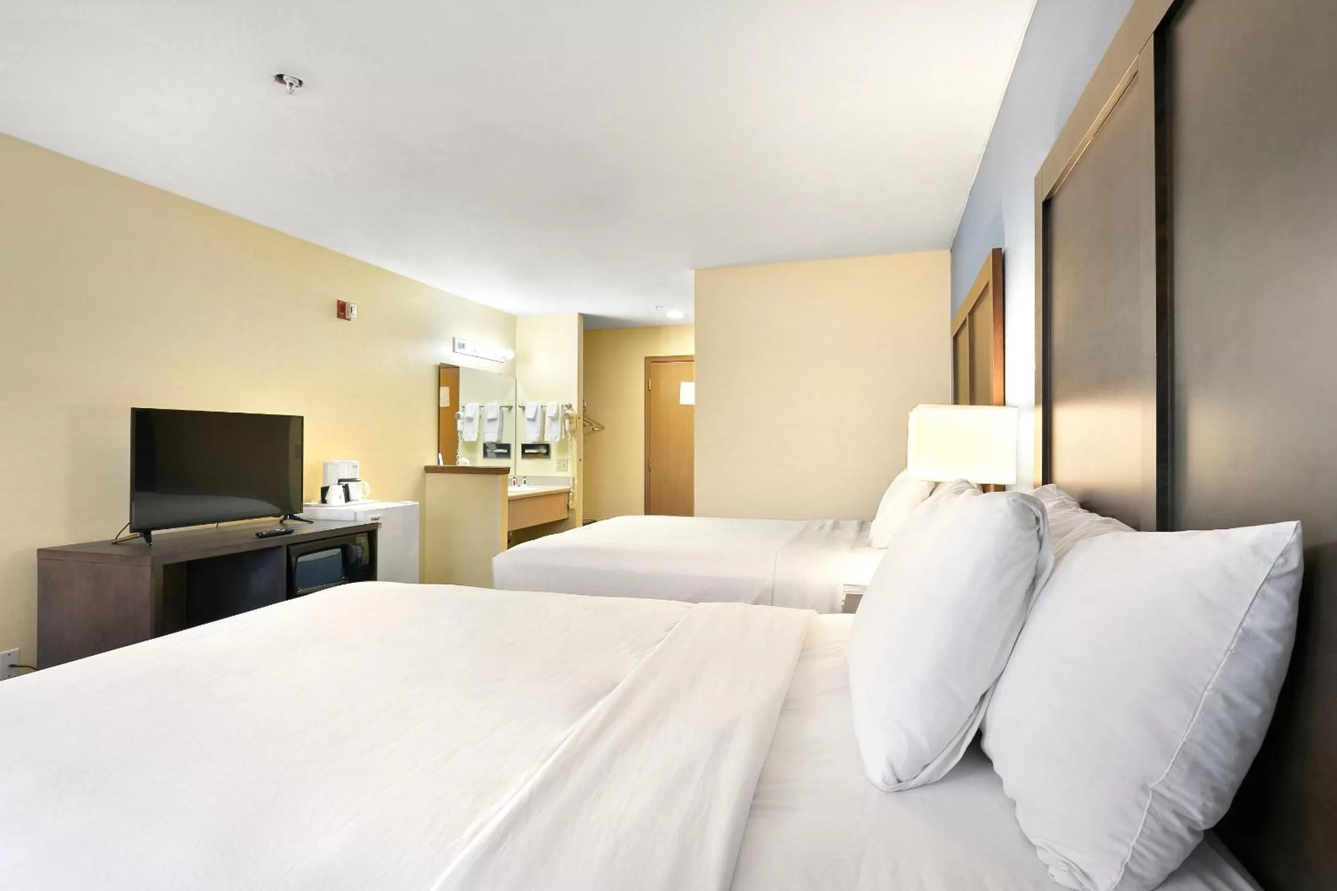 Bed in Days Inn by Wyndham Ellensburg