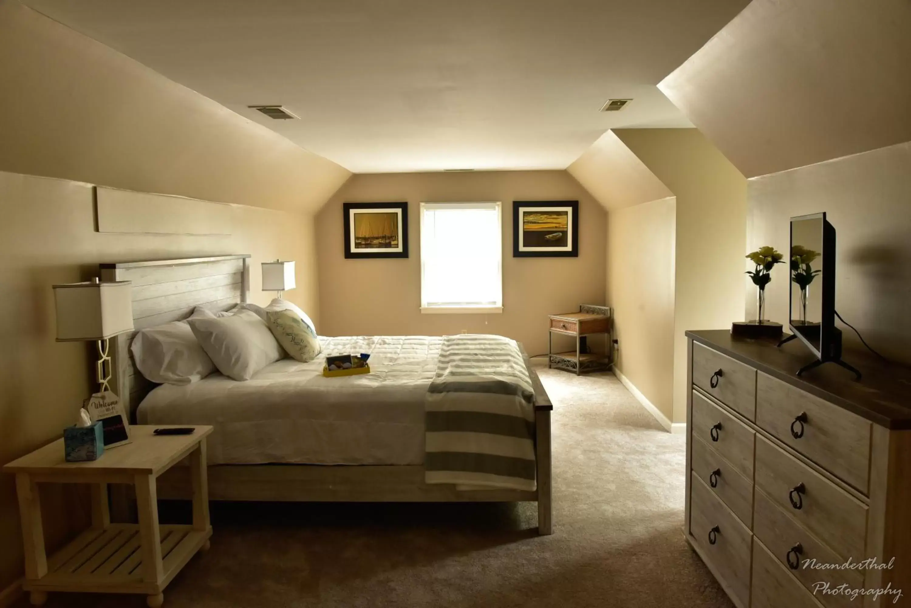 Bedroom, Bed in The Yellow Rose of Talbot Bed and Breakfast