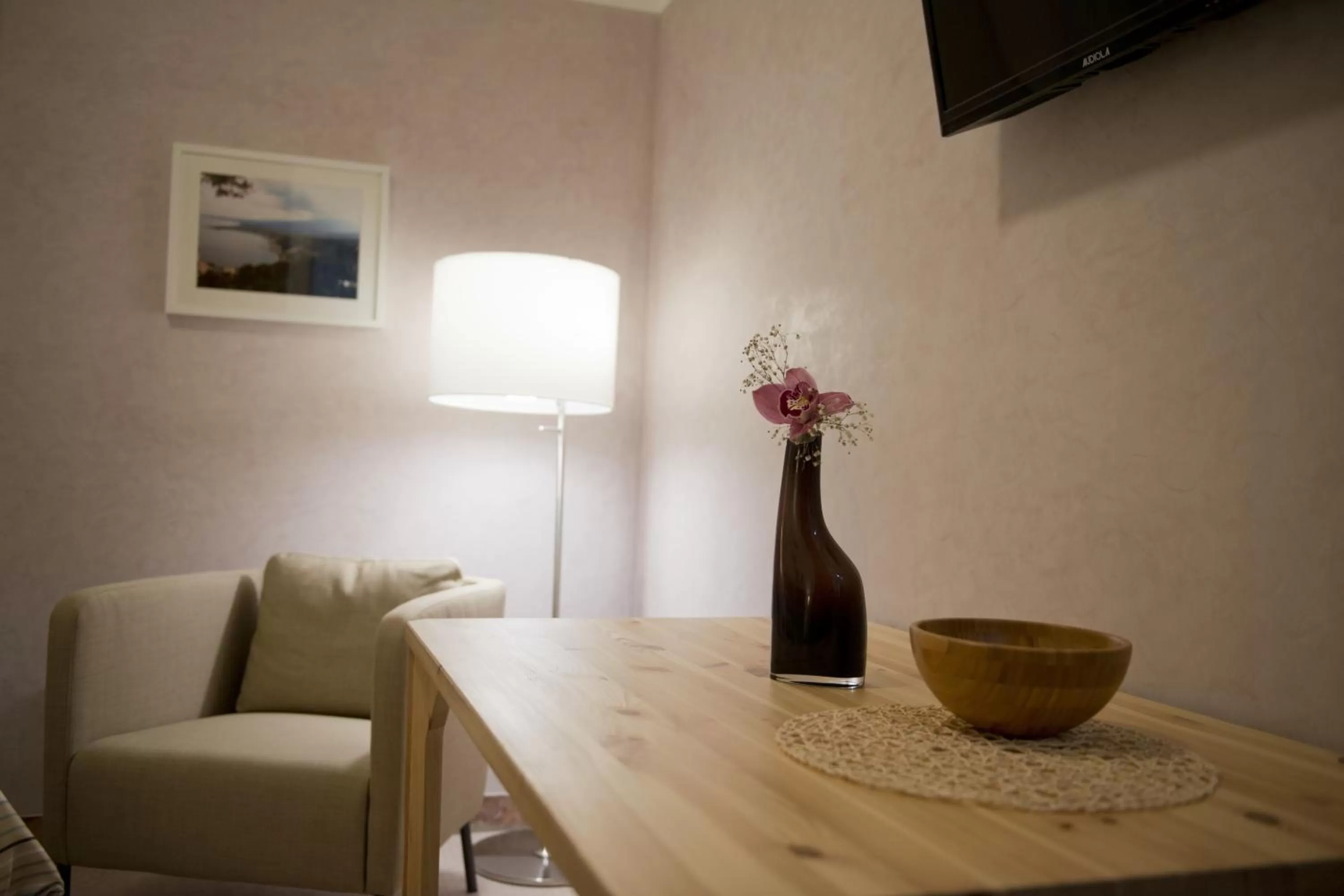 Decorative detail in Garibaldi R&B