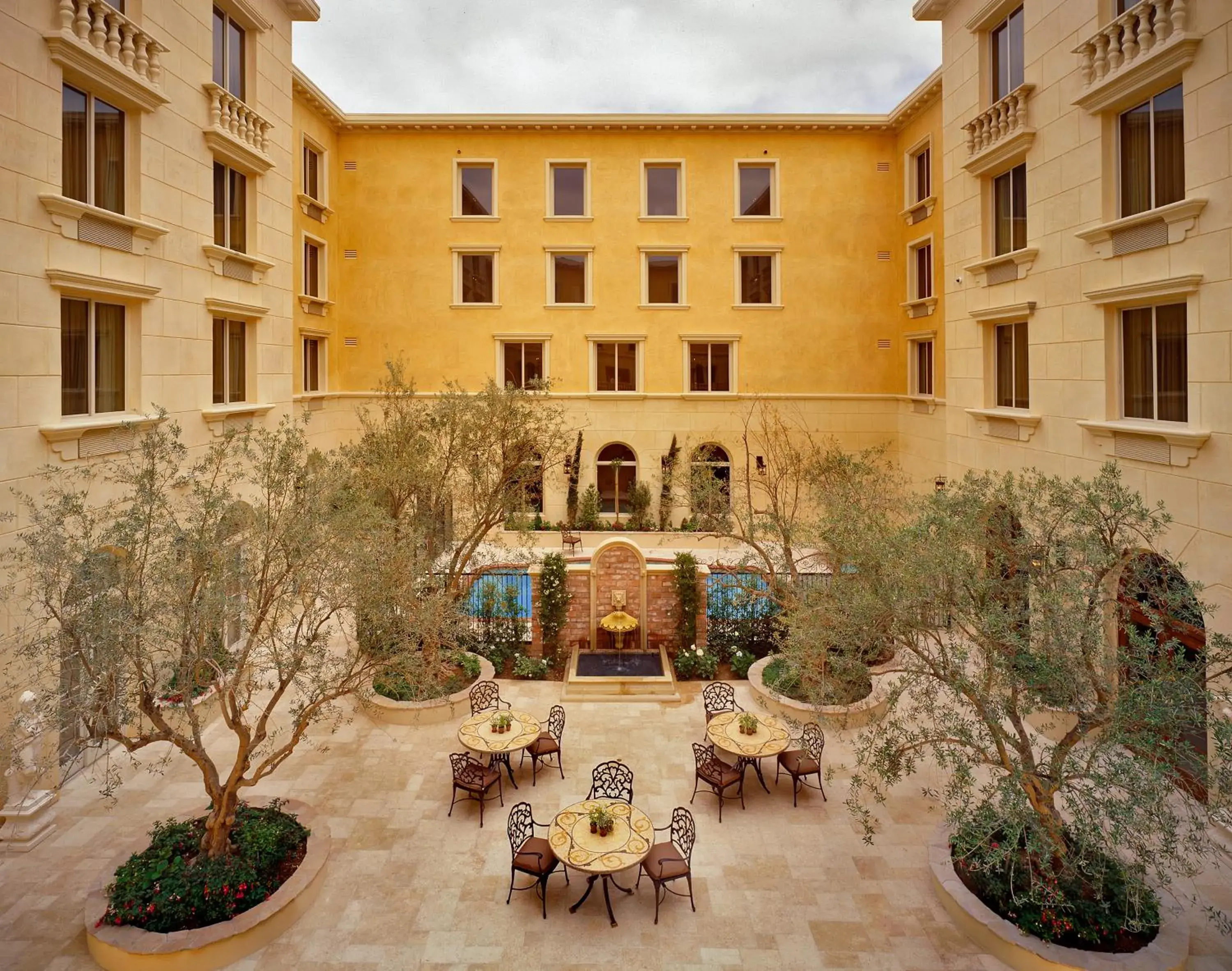 Facade/entrance in Ayres Hotel Manhattan Beach Hawthorne