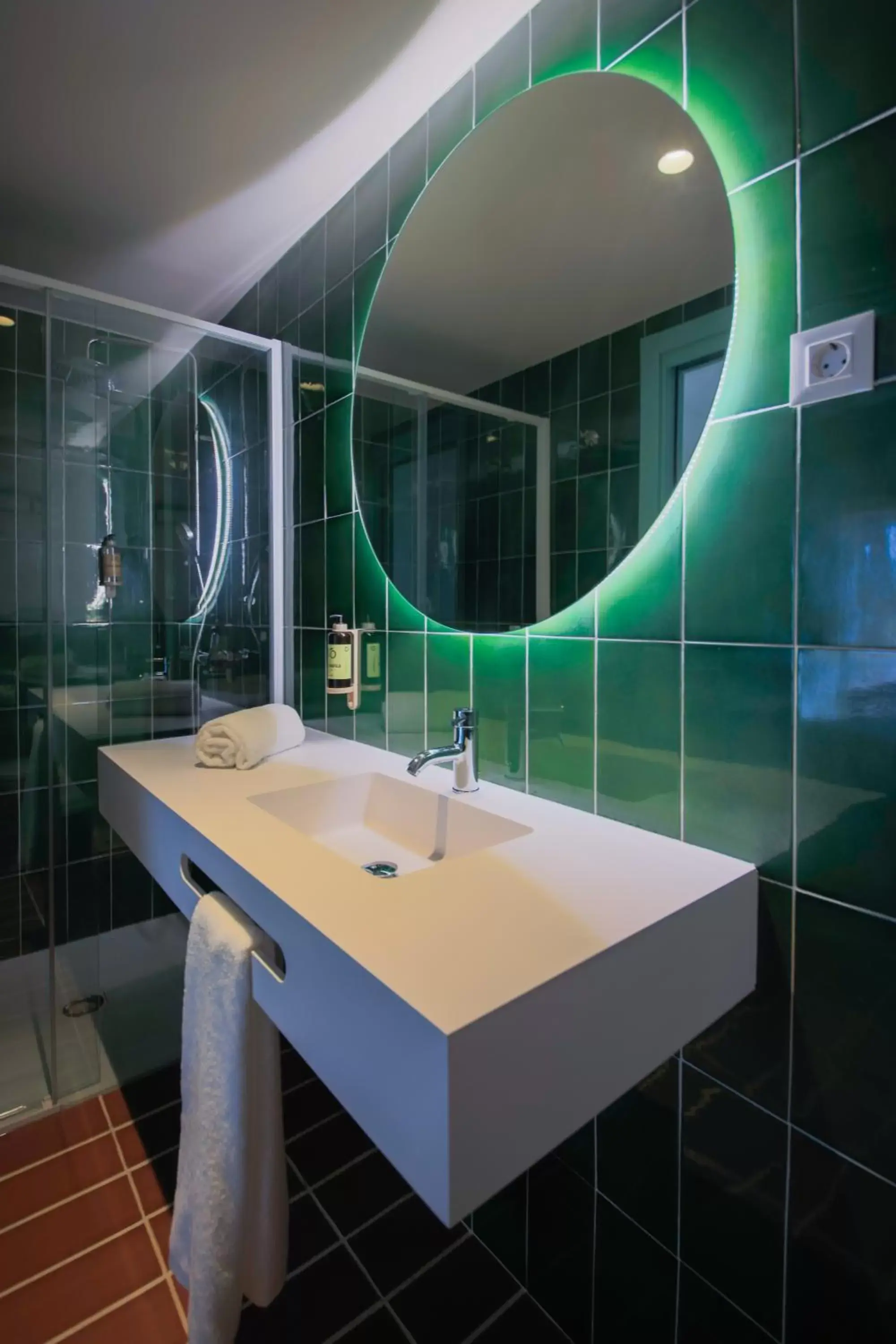 Shower, Bathroom in Terra Aurea Aparthotel