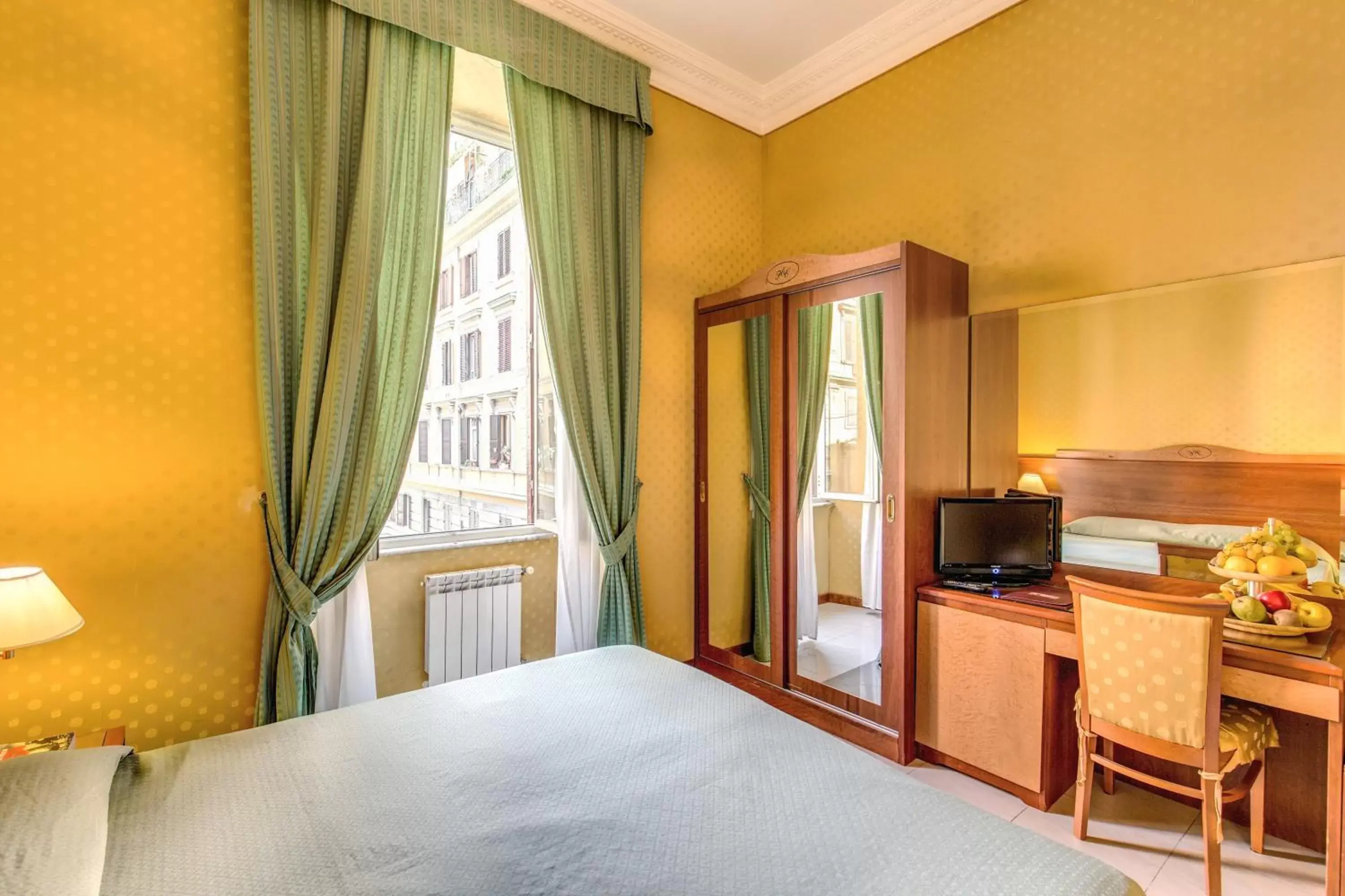 Bedroom, Bed in Hotel Contilia