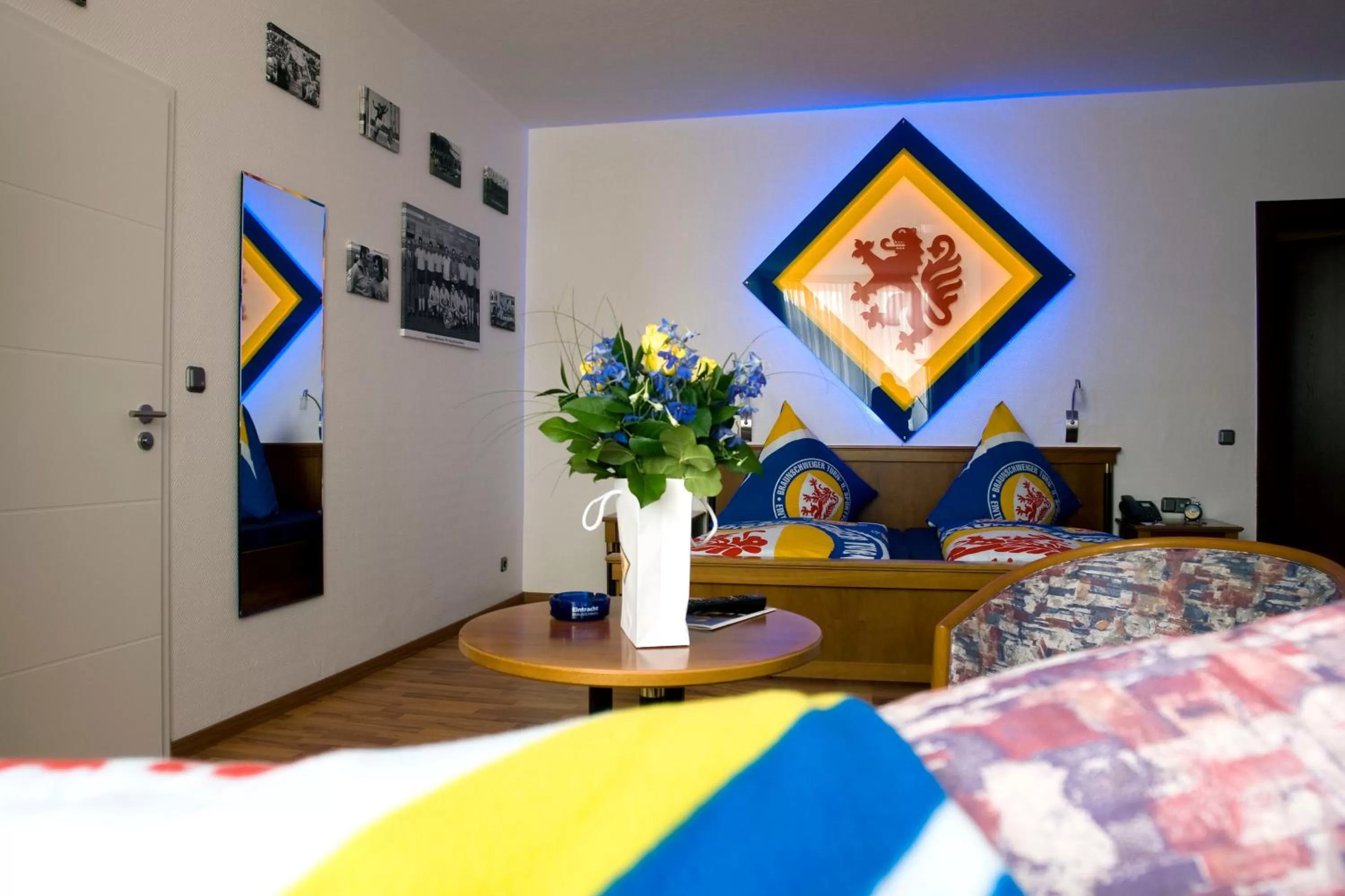 Photo of the whole room, Bed in Hotel Deutsches Haus