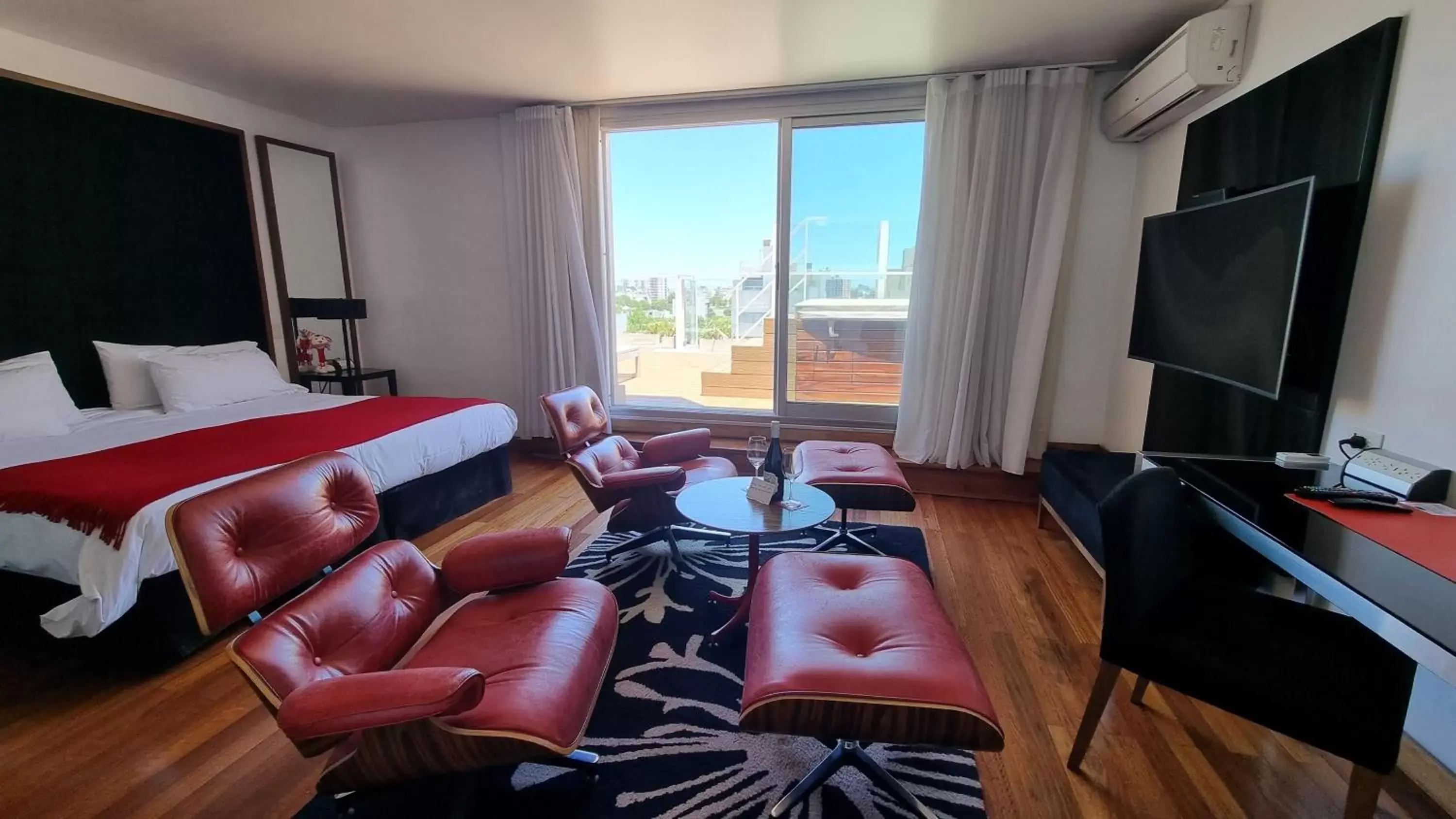 Bedroom, TV/Entertainment Center in Fierro Hotel Buenos Aires