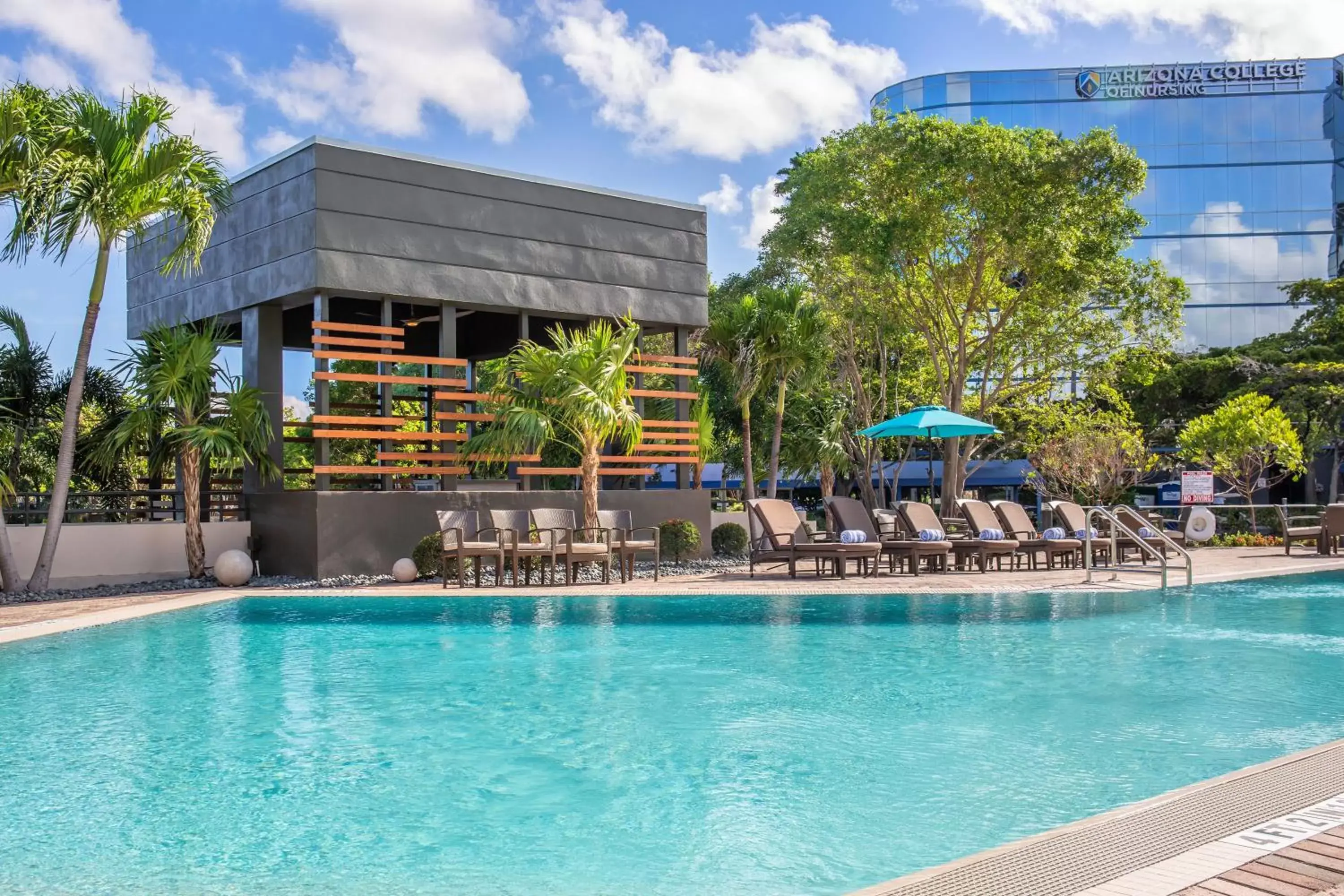 Swimming pool, Property Building in The Westin Fort Lauderdale
