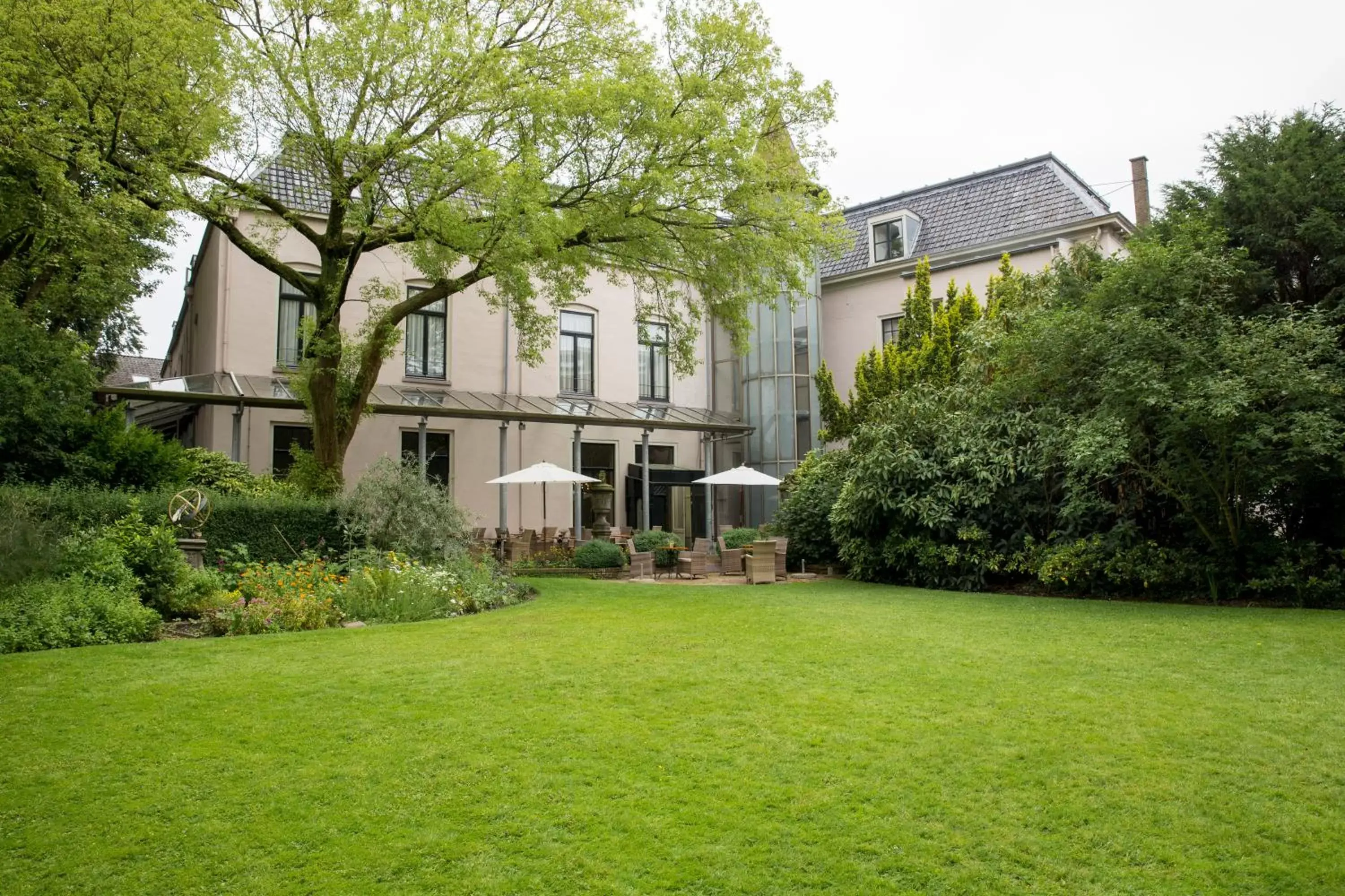 Garden view, Property Building in Fletcher Hotel Paleis Stadhouderlijk Hof