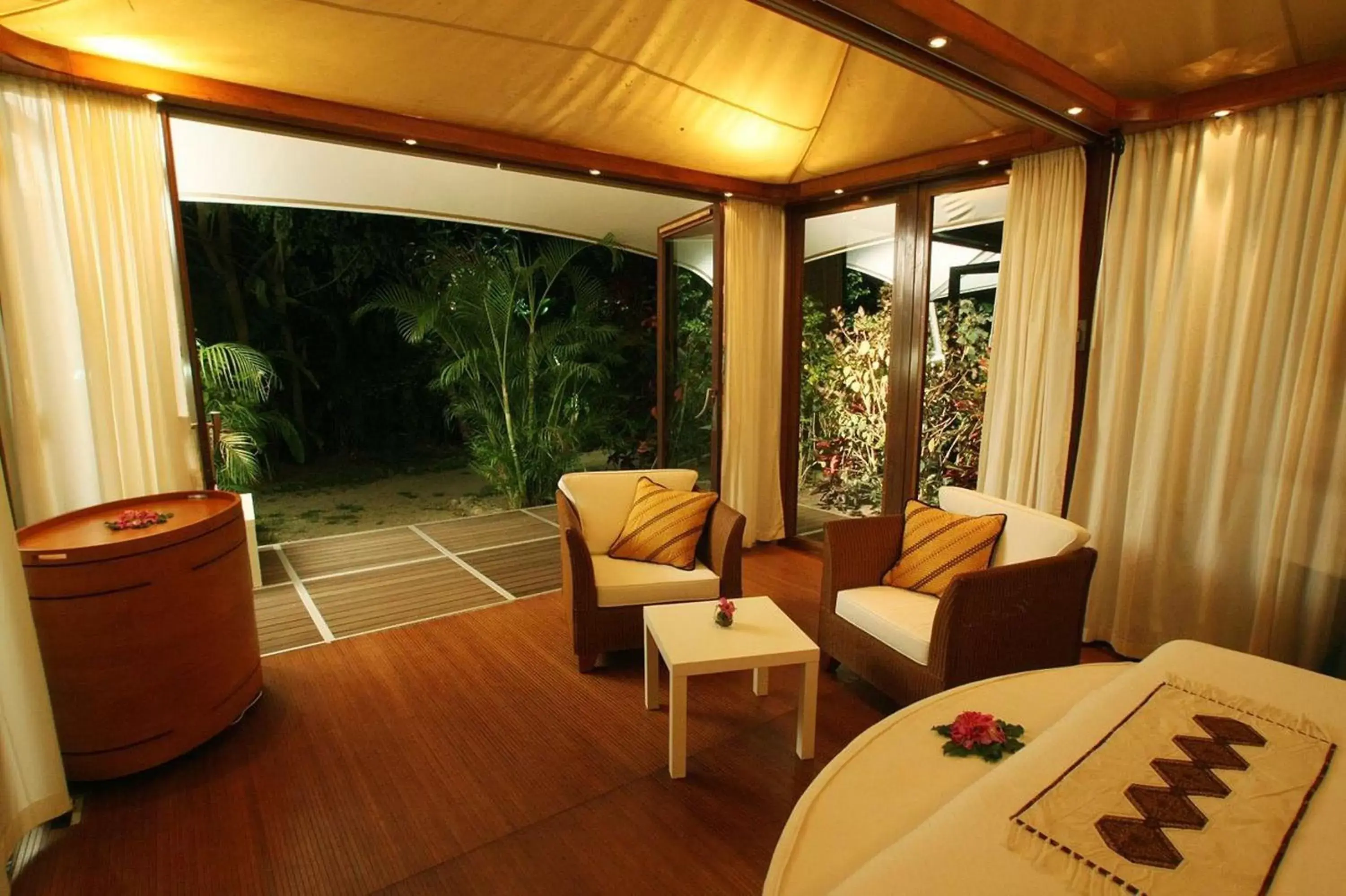 Seating area in The Fiji Orchid