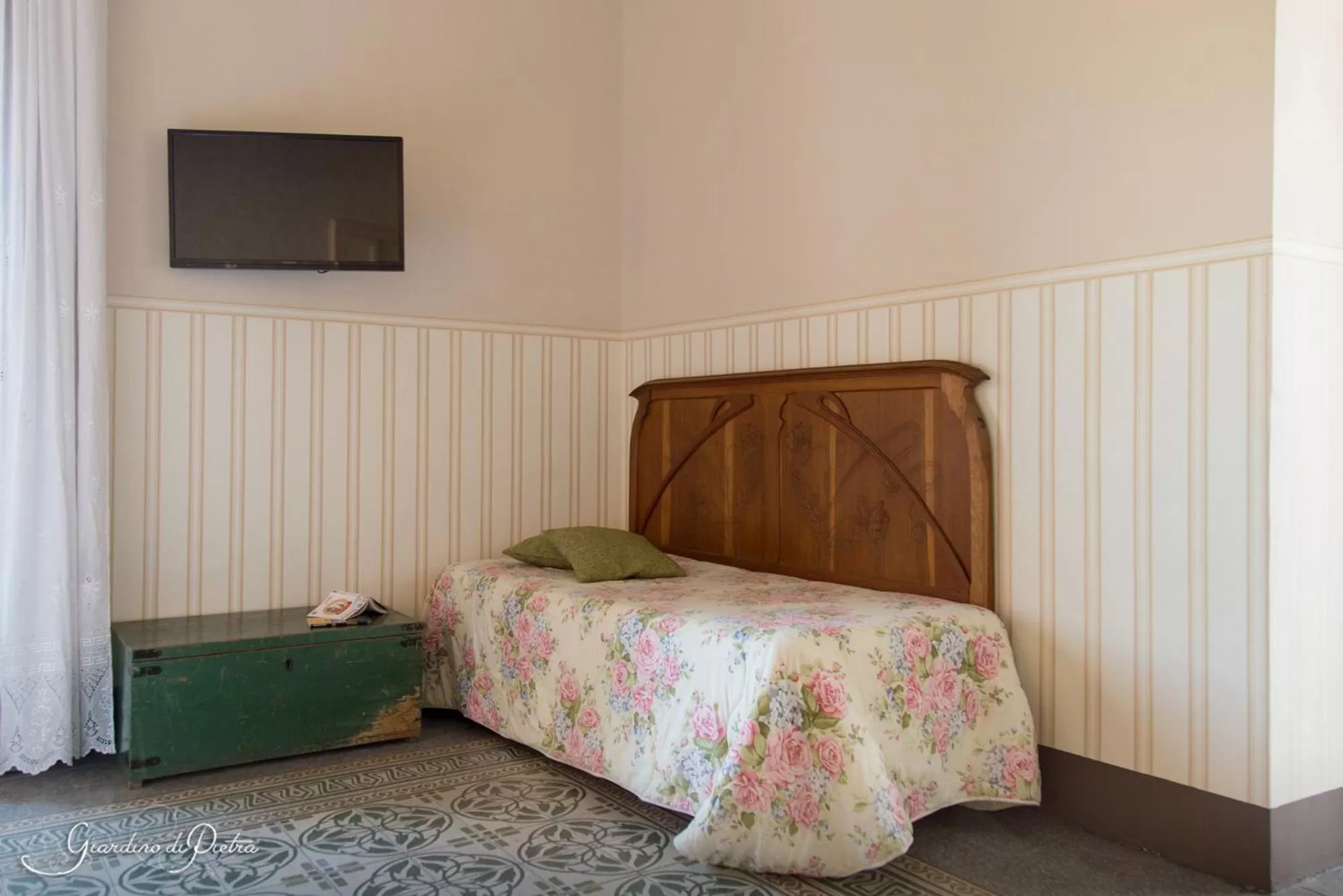 Bedroom, Bed in B&B Giardino Di Pietra