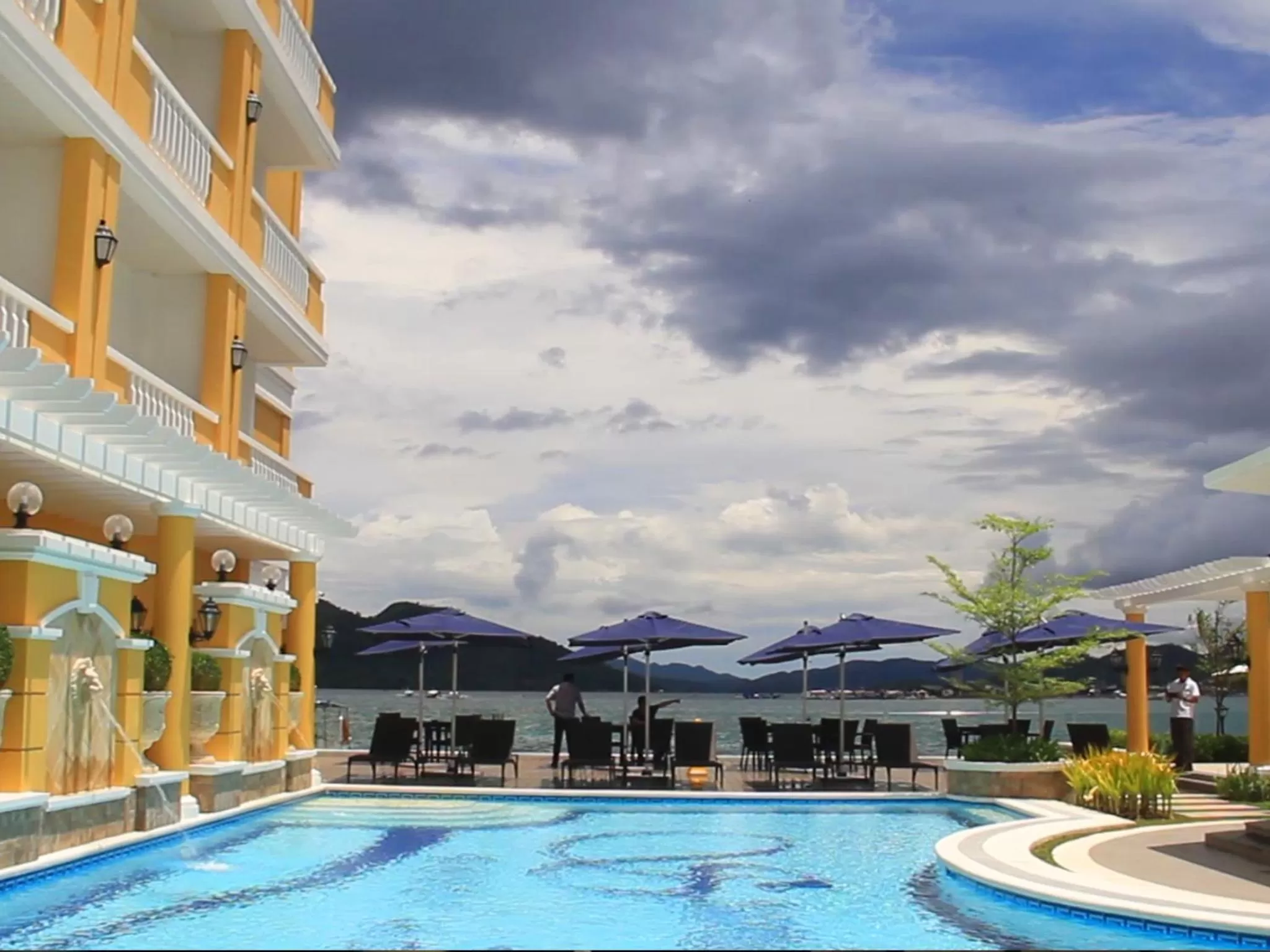 Swimming pool in Sunlight Hotel Coron
