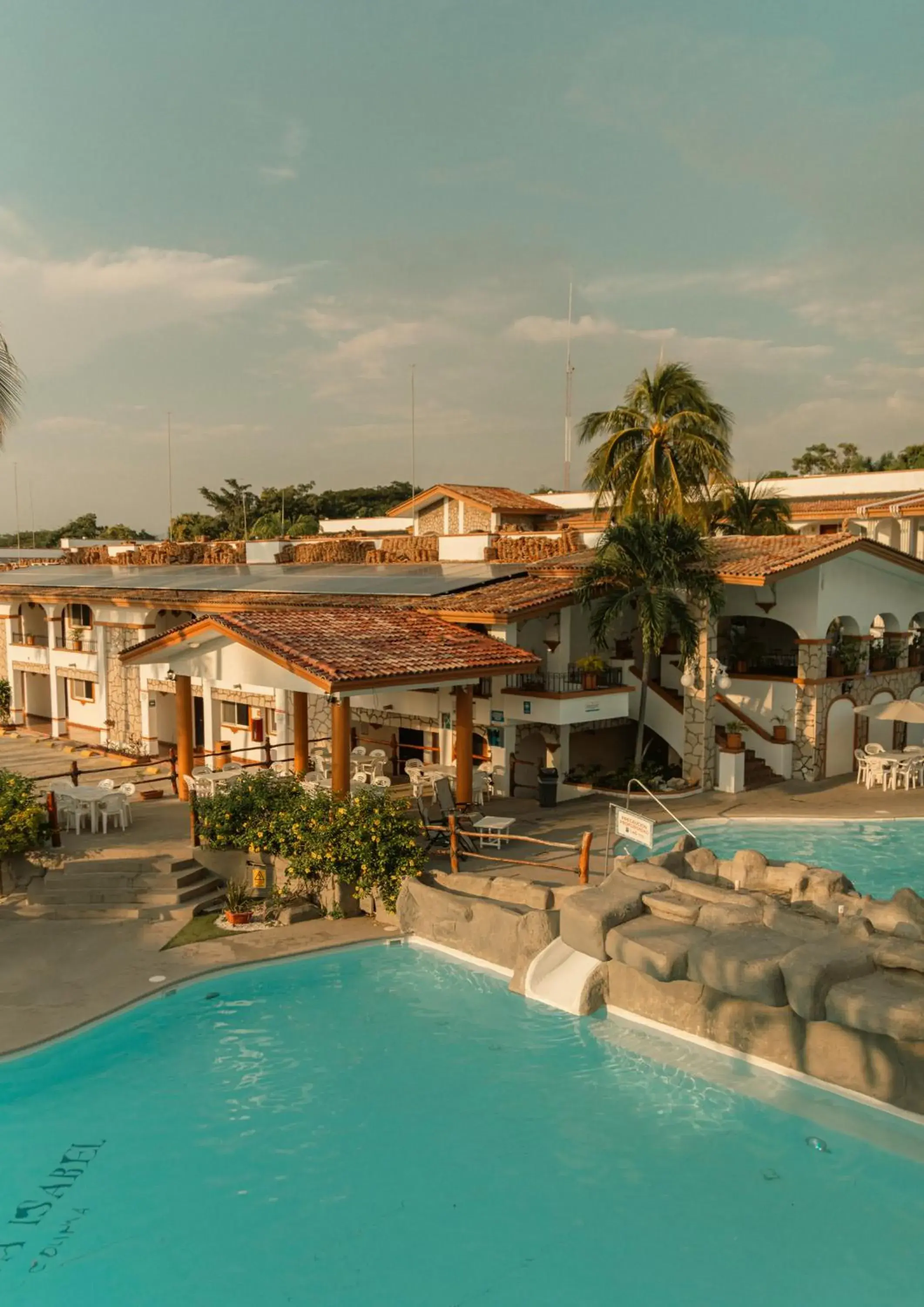 Property building, Swimming Pool in María Isabel Colima