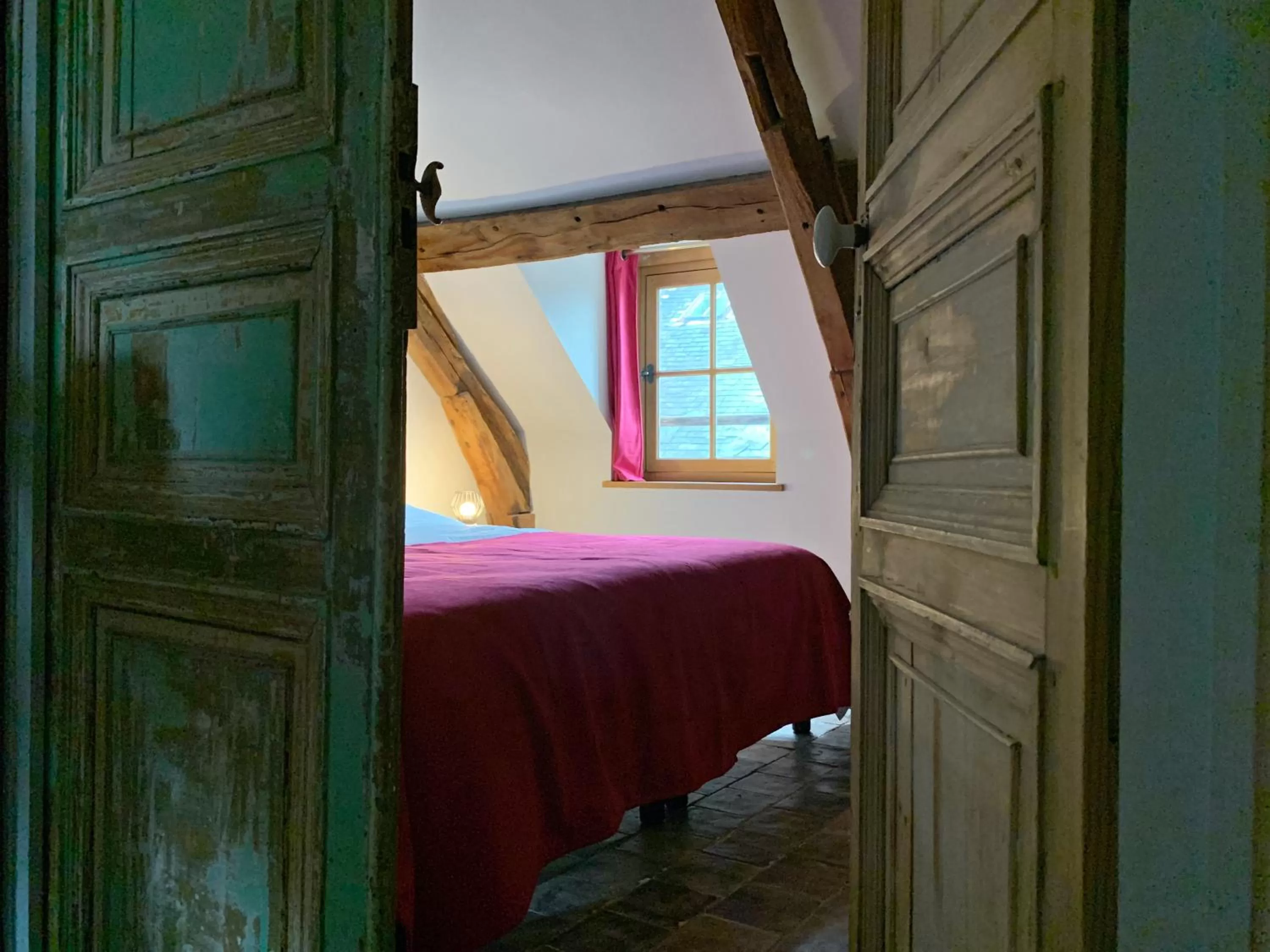 Bedroom, Bed in L'Ecole des Demoiselles