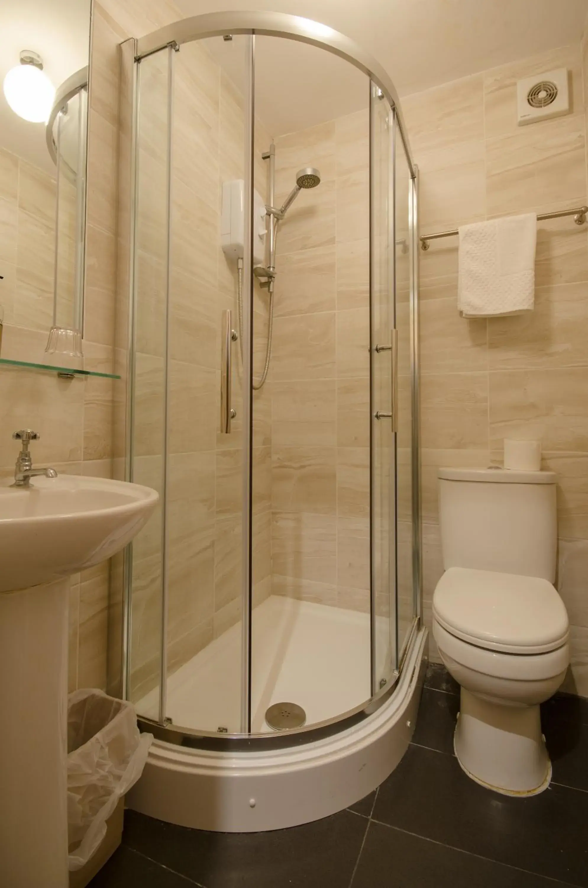 Bathroom in Dukes Folly Hotel