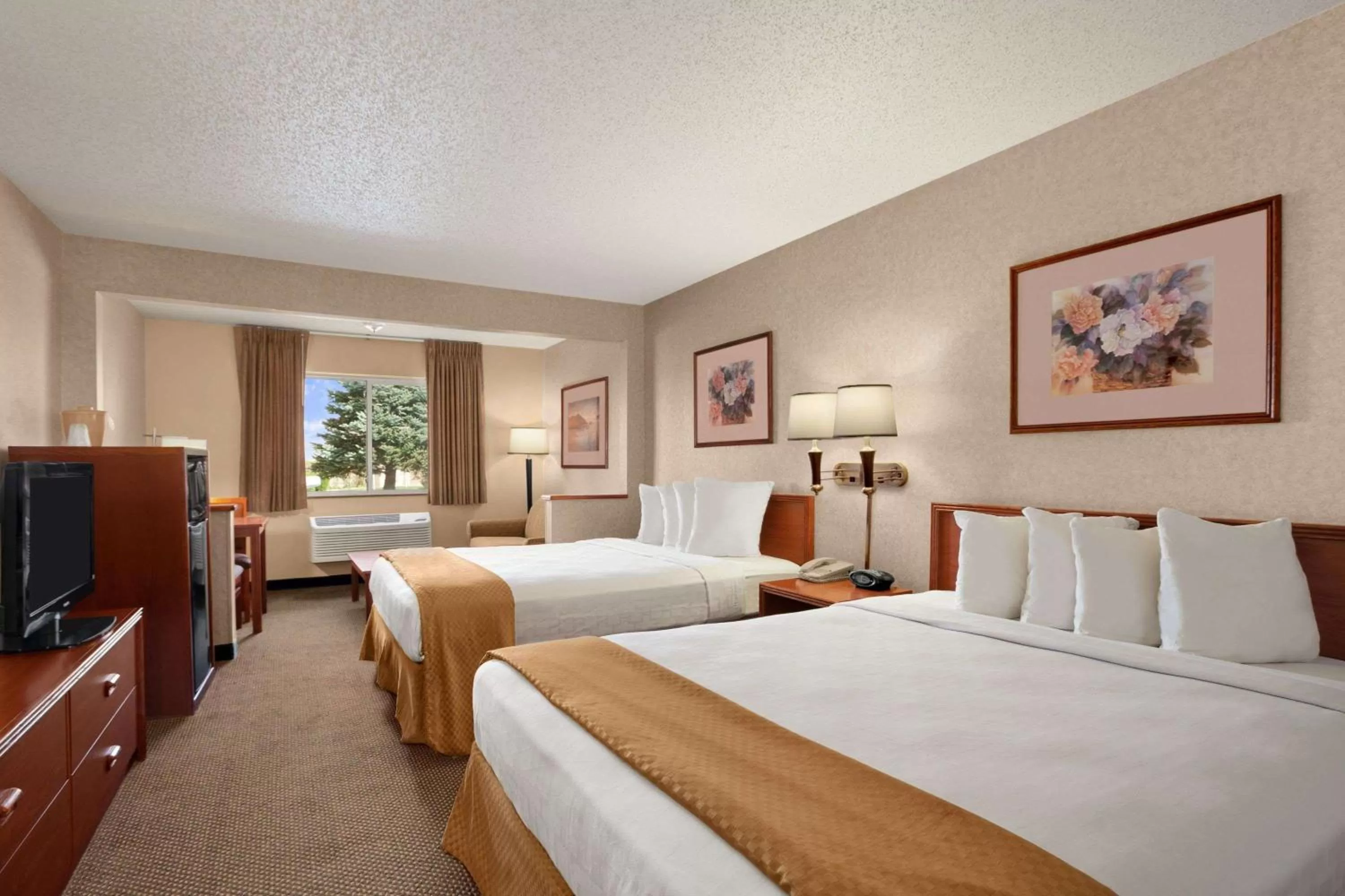 Photo of the whole room, Bed in Baymont by Wyndham Golden/Red Rocks