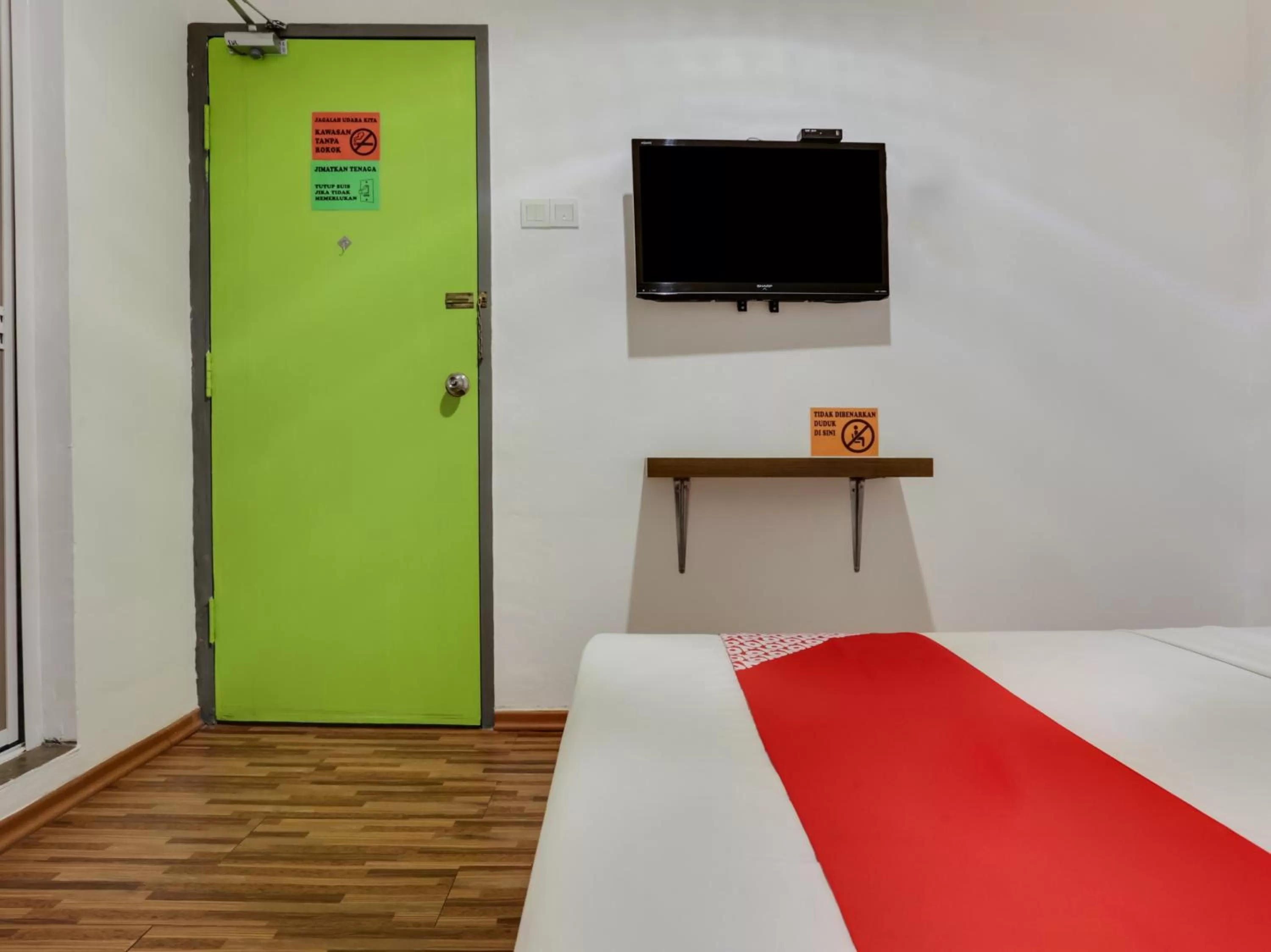 TV and multimedia, TV/Entertainment Center in OYO 89617 Selesa View