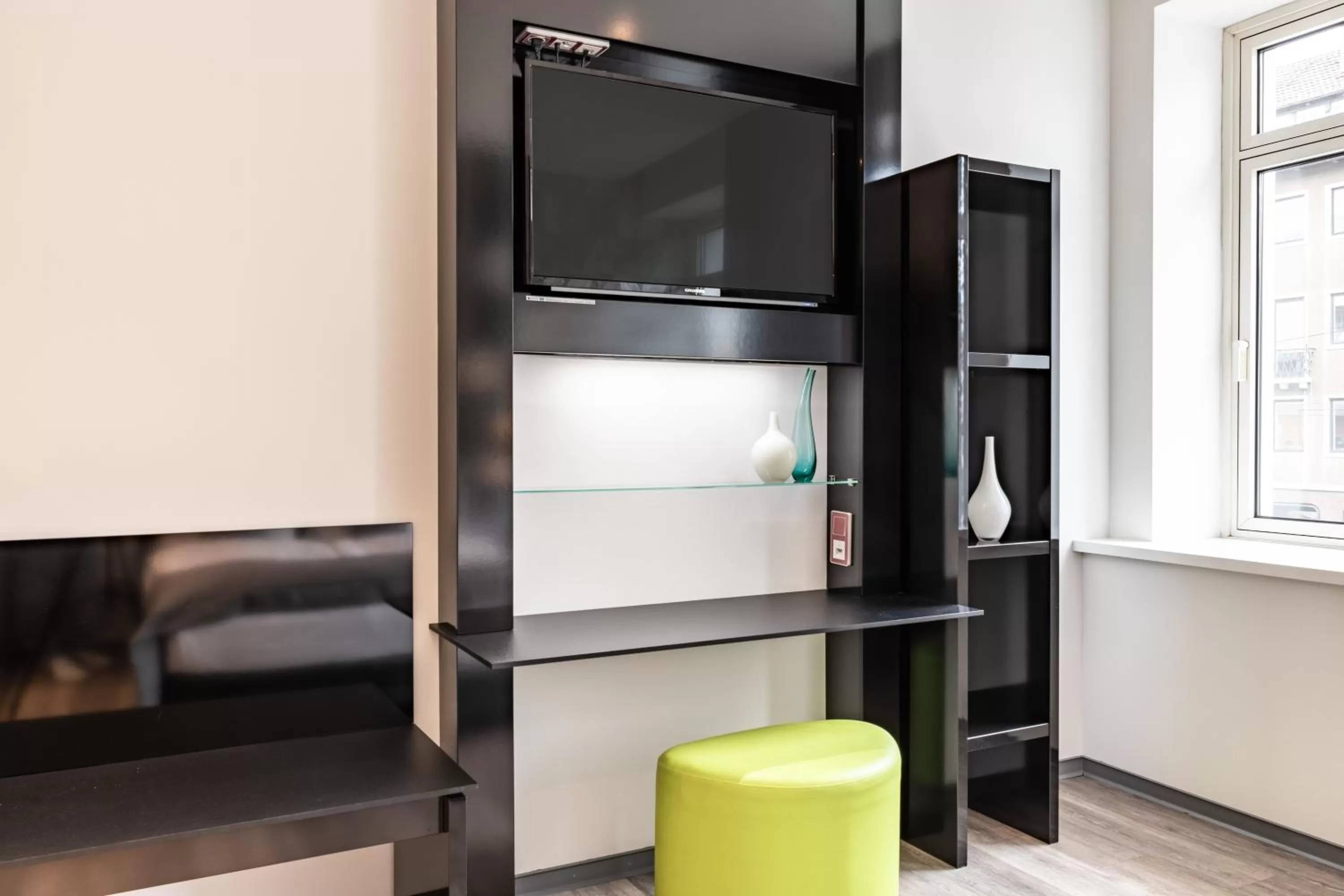 TV and multimedia in Garner Hotel Bremen City by IHG