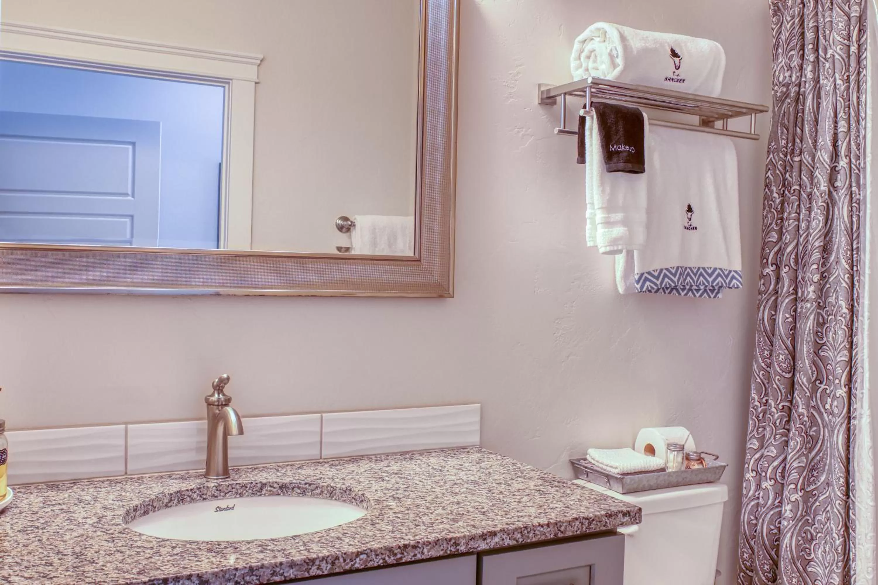 Bathroom in TJ Rancher - West Side Twin Falls