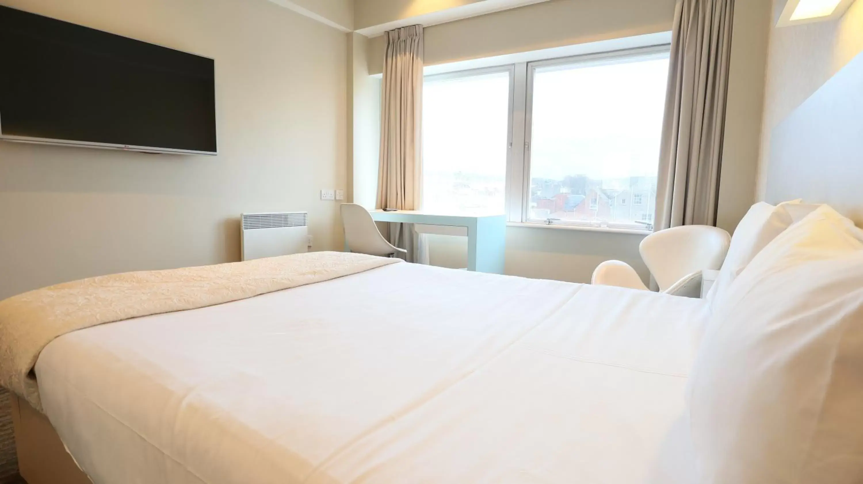 Bed in Citrus Hotel Cheltenham by Compass Hospitality