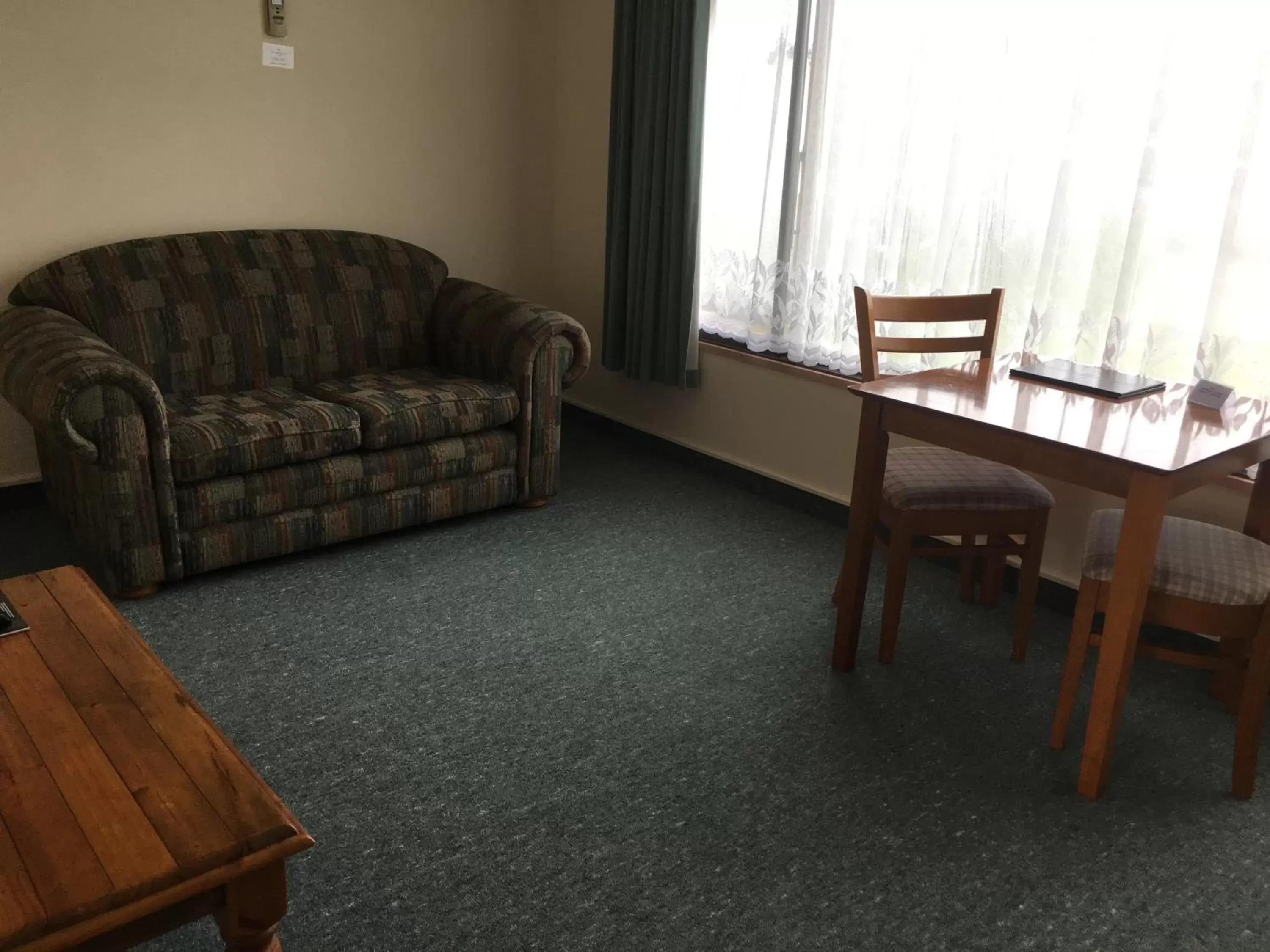 Decorative detail, Seating Area in Ascot Oamaru Motel