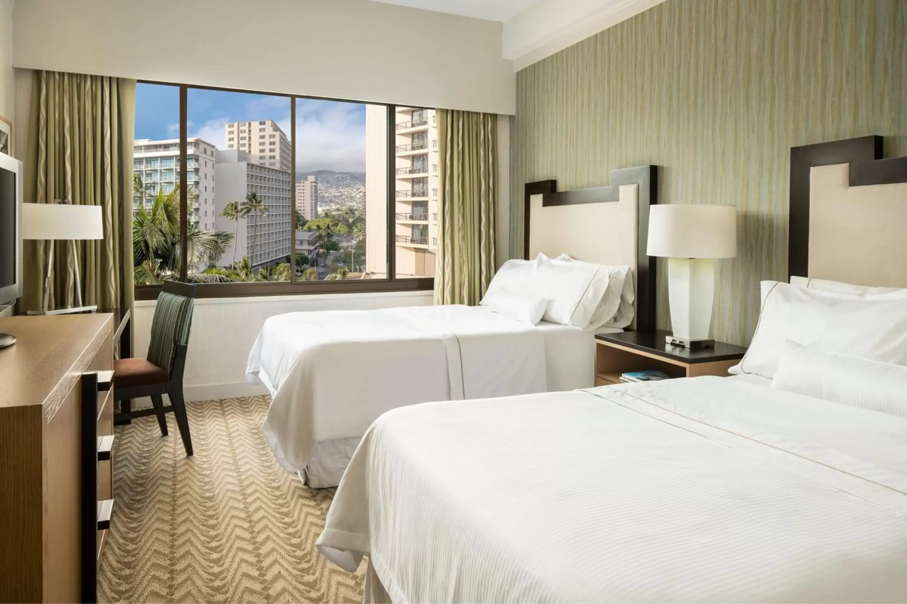 Photo of the whole room, Bed in Moana Surfrider, A Westin Resort & Spa, Waikiki Beach