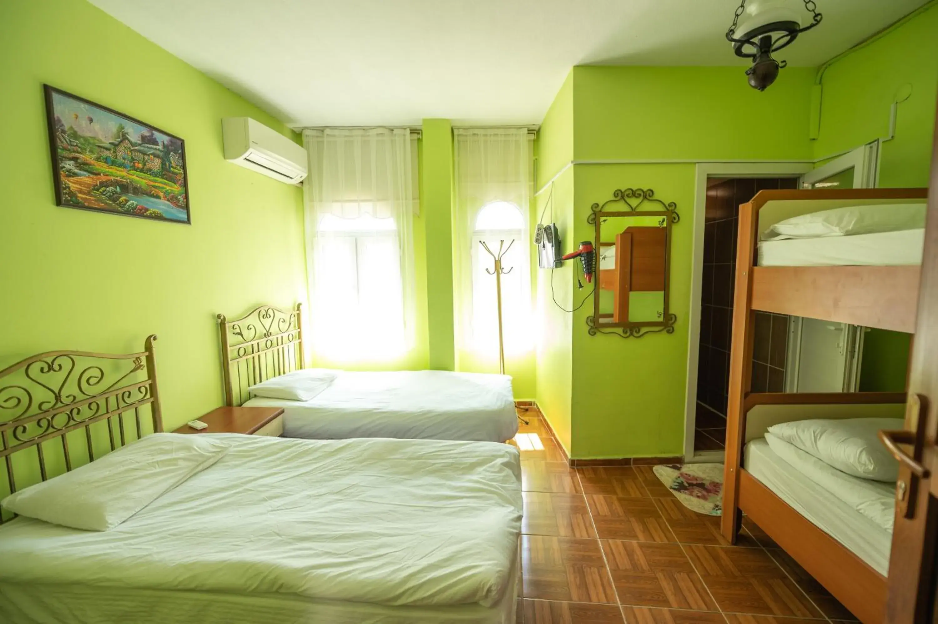 Bunk Bed in Anz Guesthouse