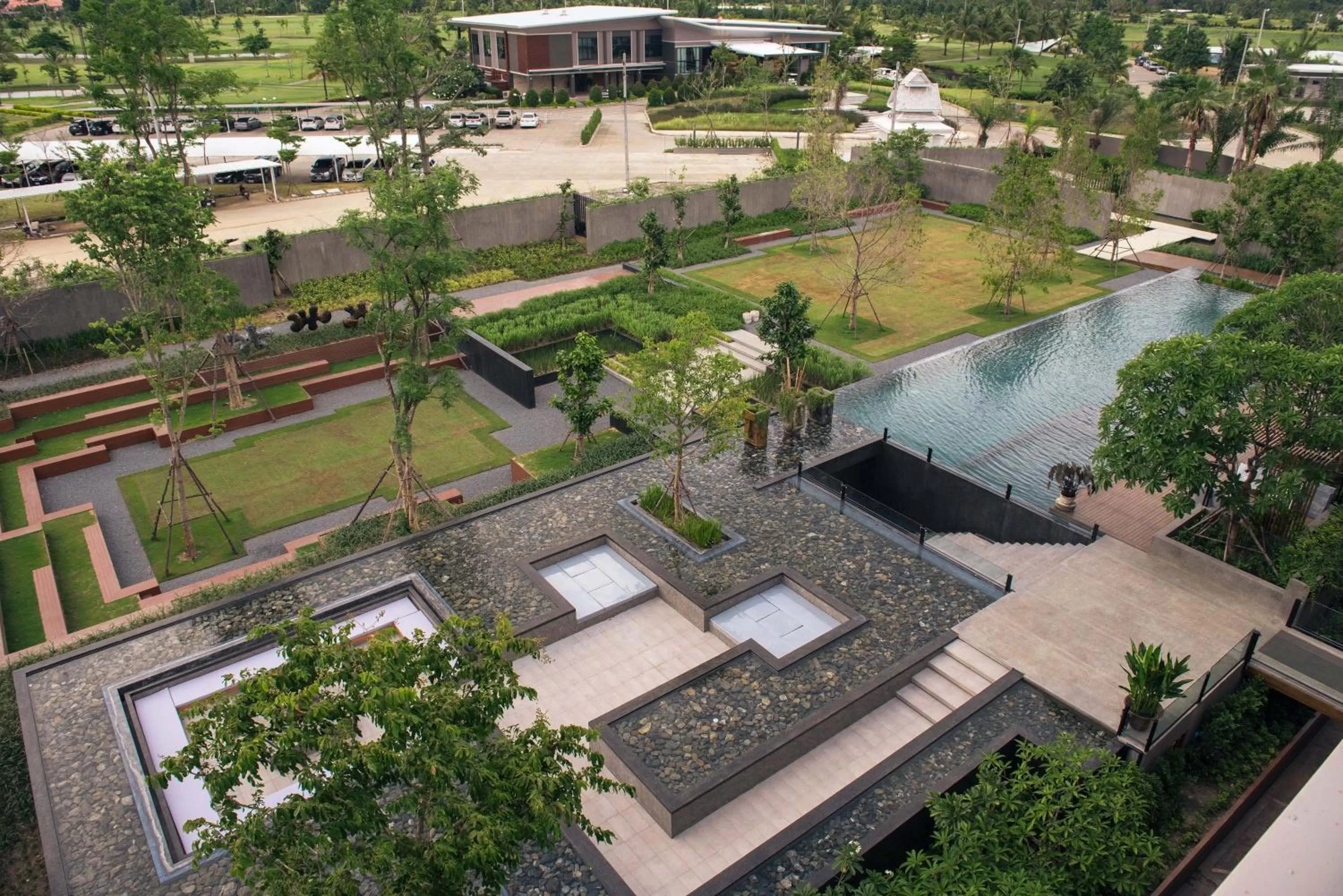 Property building in North Hill City Resort