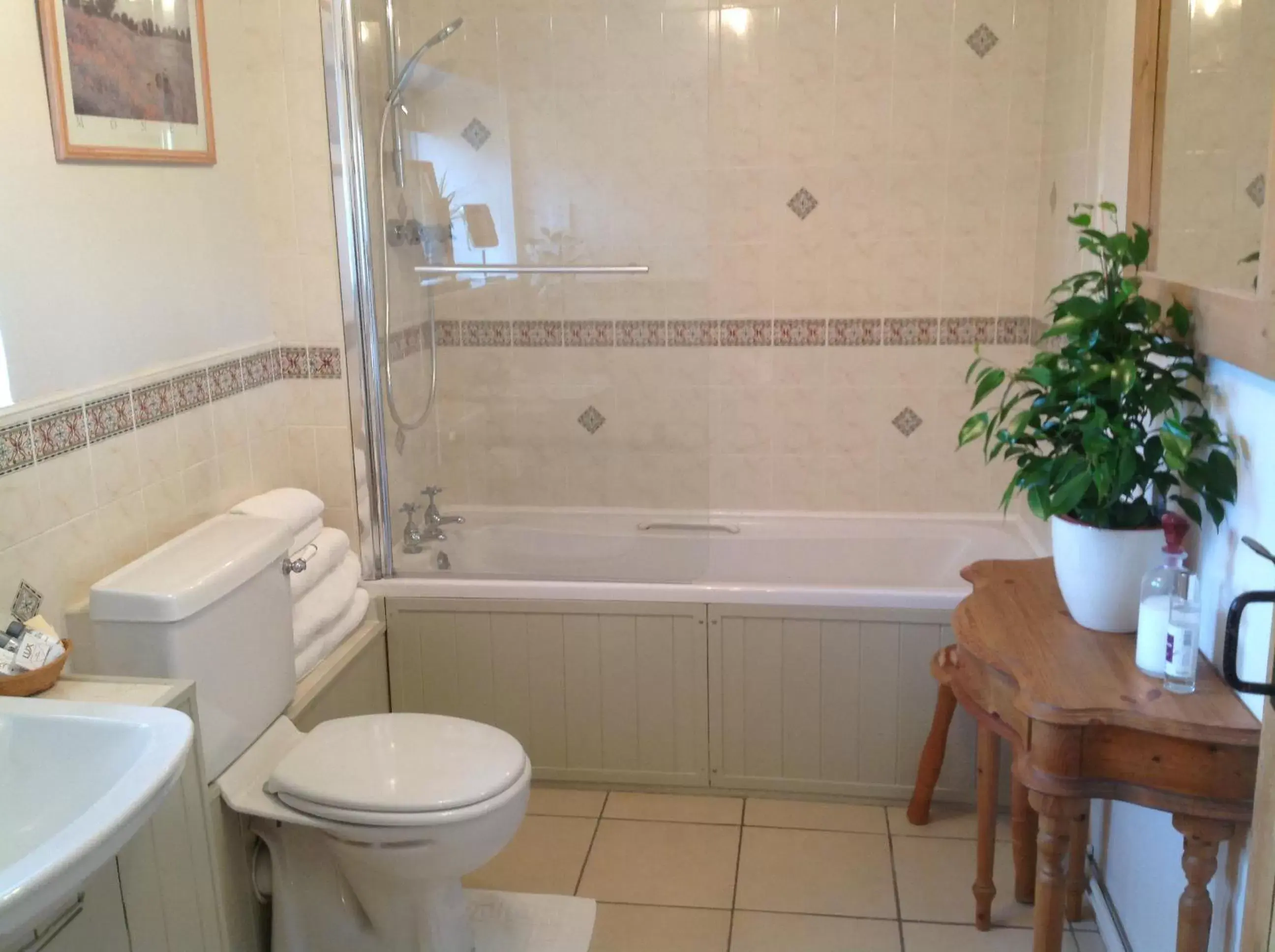 Bedroom, Bathroom in Primrose Cottage