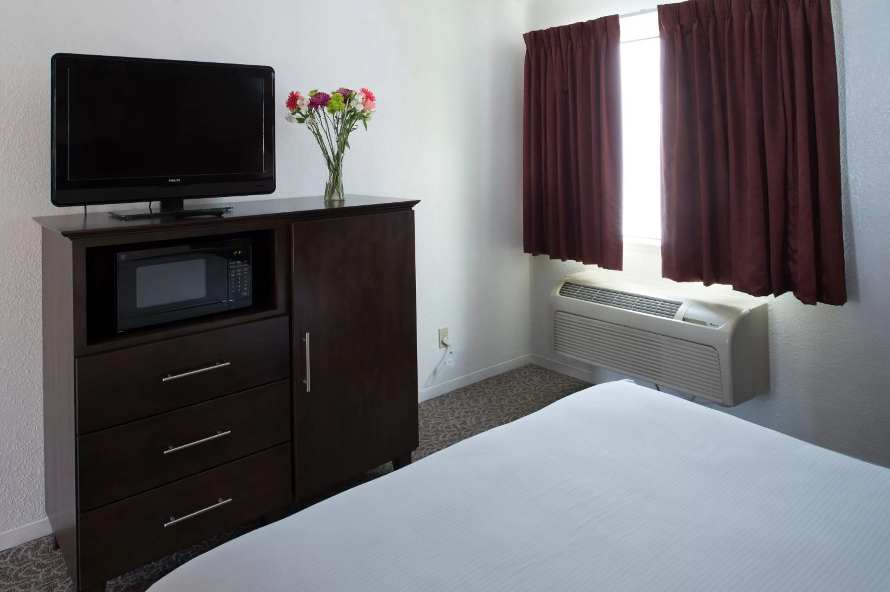 Day, Bed in Mission Inn