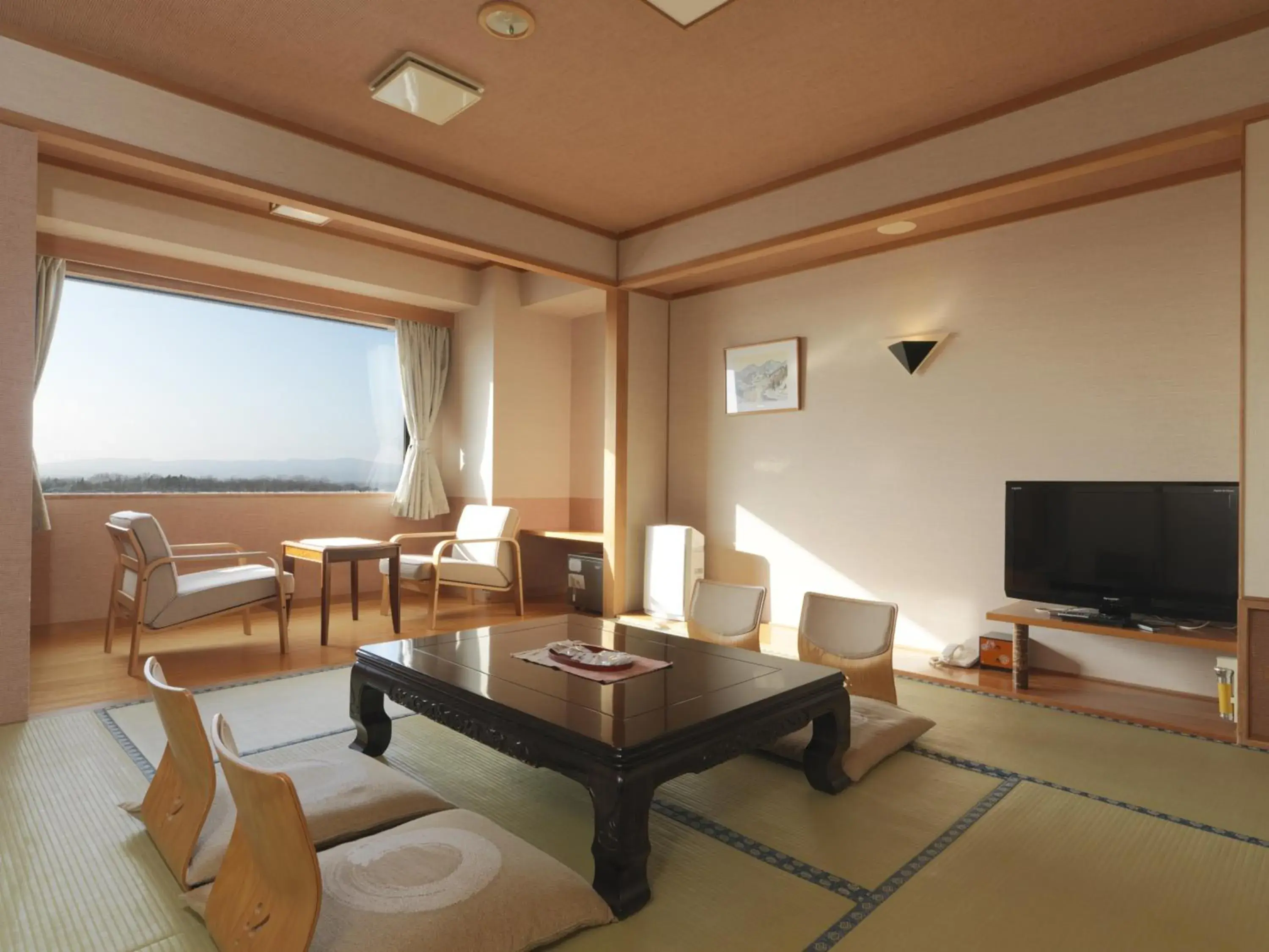 Photo of the whole room, Seating Area in HOKUTEN NO OKA Lake Abashiri Tsuruga Resort