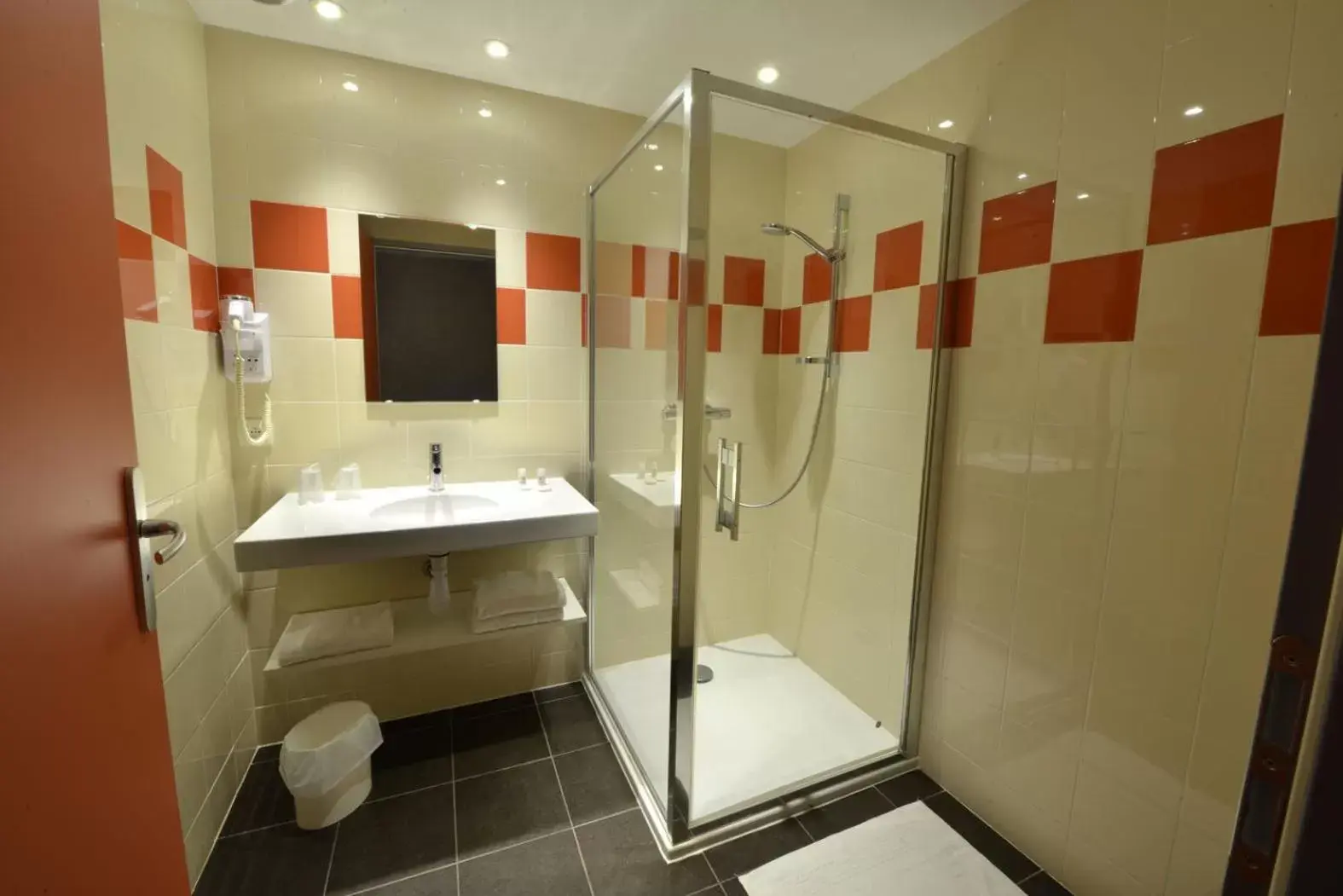 Bathroom in Hotel du Val Vert