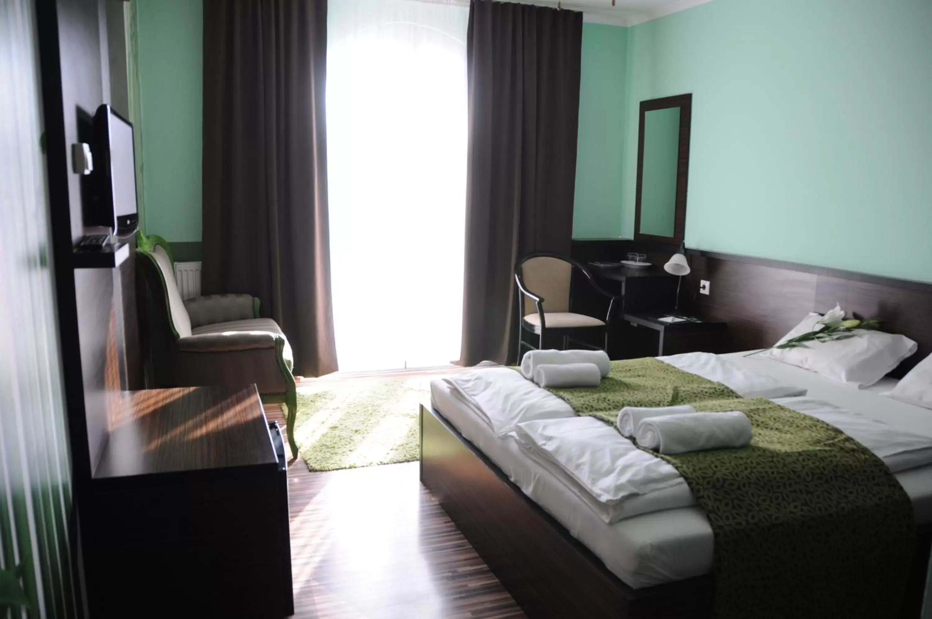 Photo of the whole room, Bed in Green Hotel Budapest