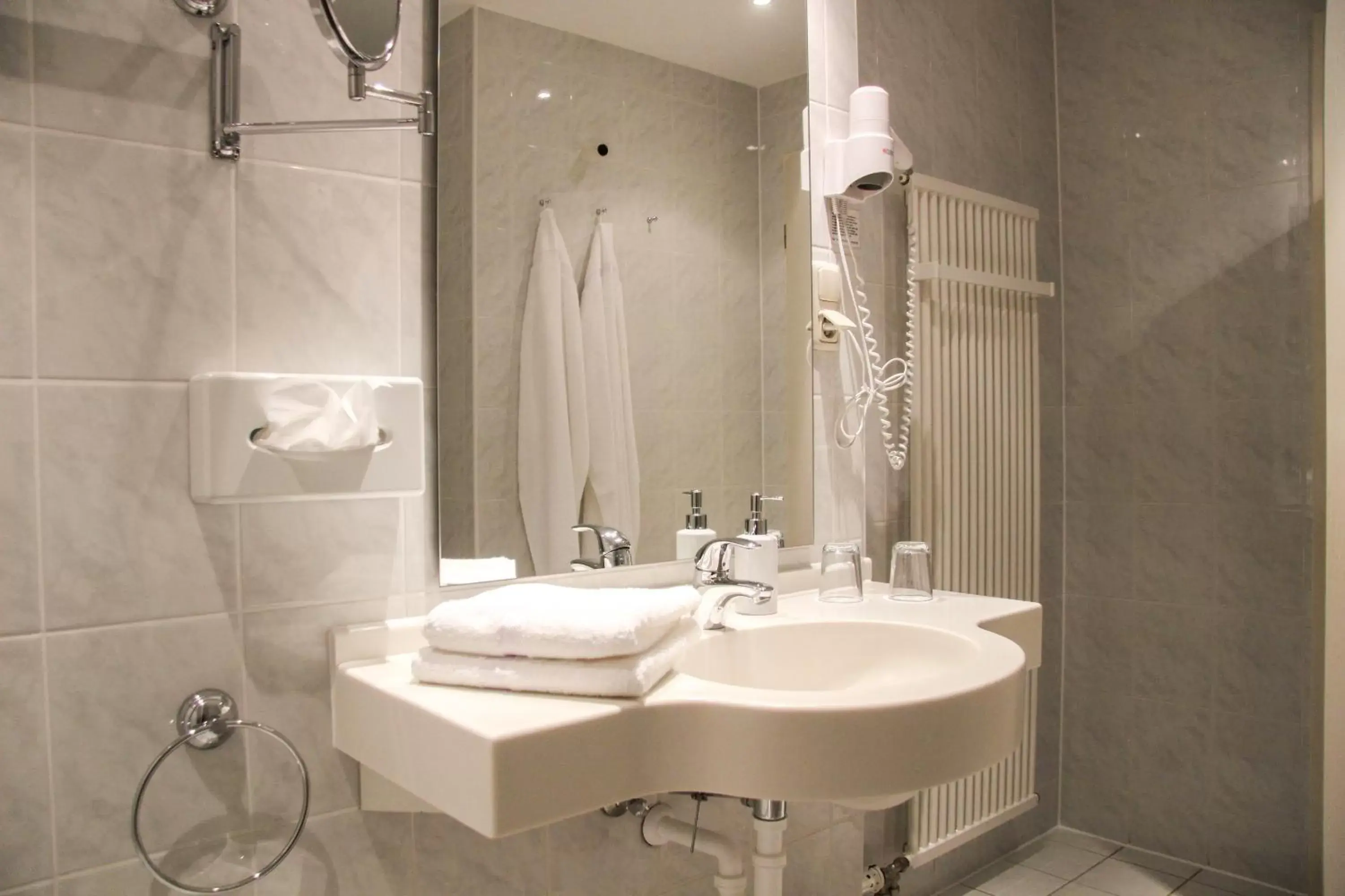 Bathroom in Schlossberghotel Greiz