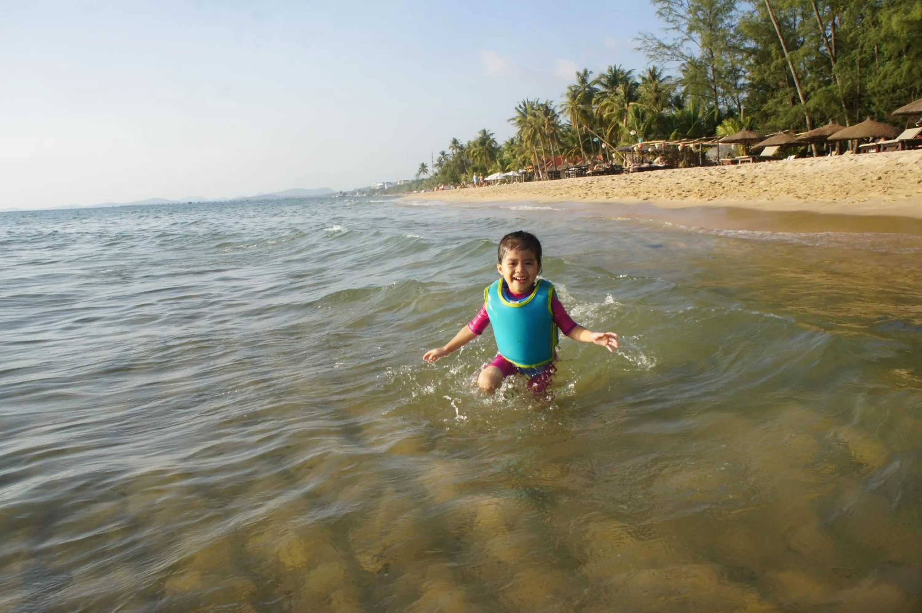 Family in Phu Quoc Kim - Bungalow On The Beach