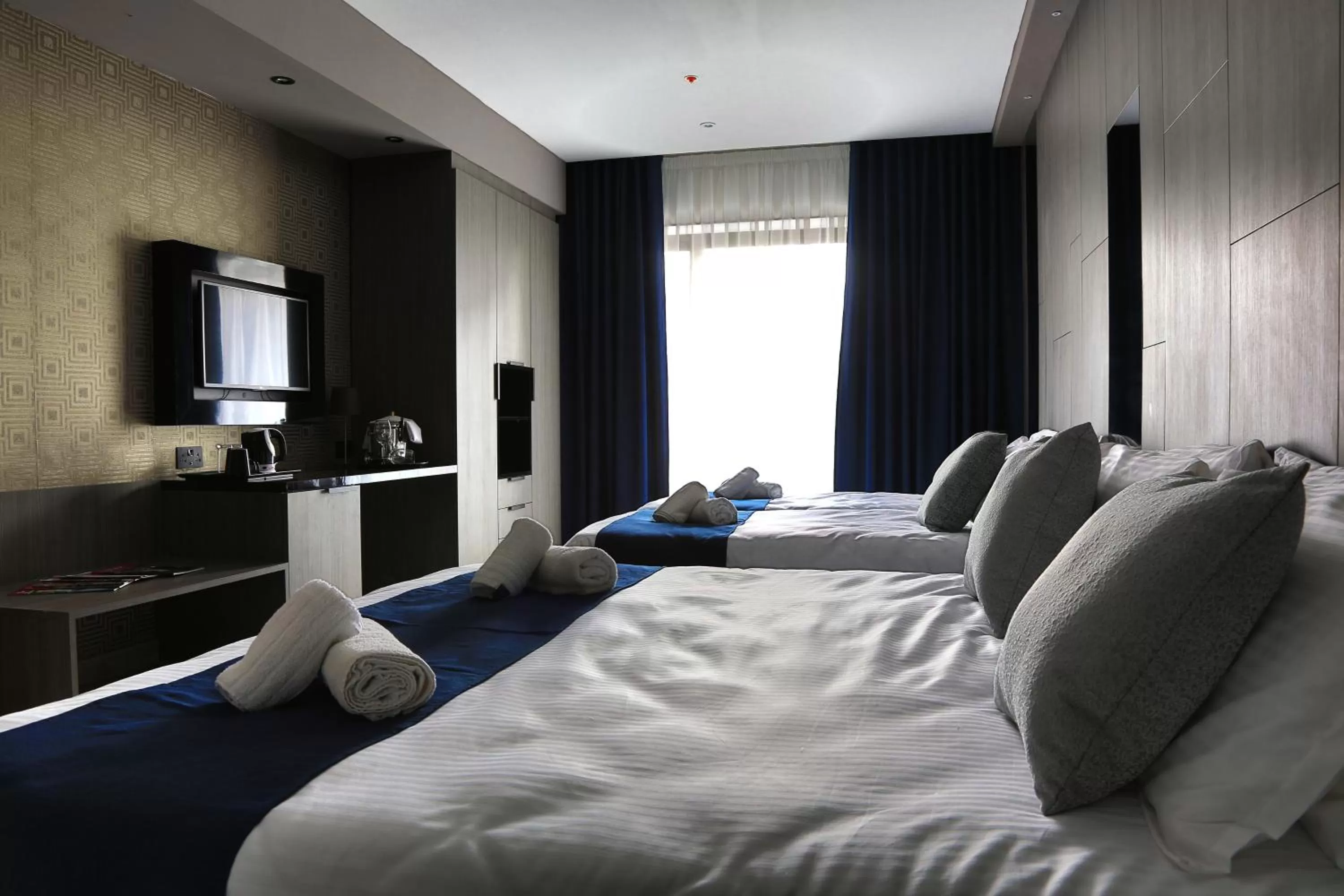 Photo of the whole room, Bed in The District Hotel