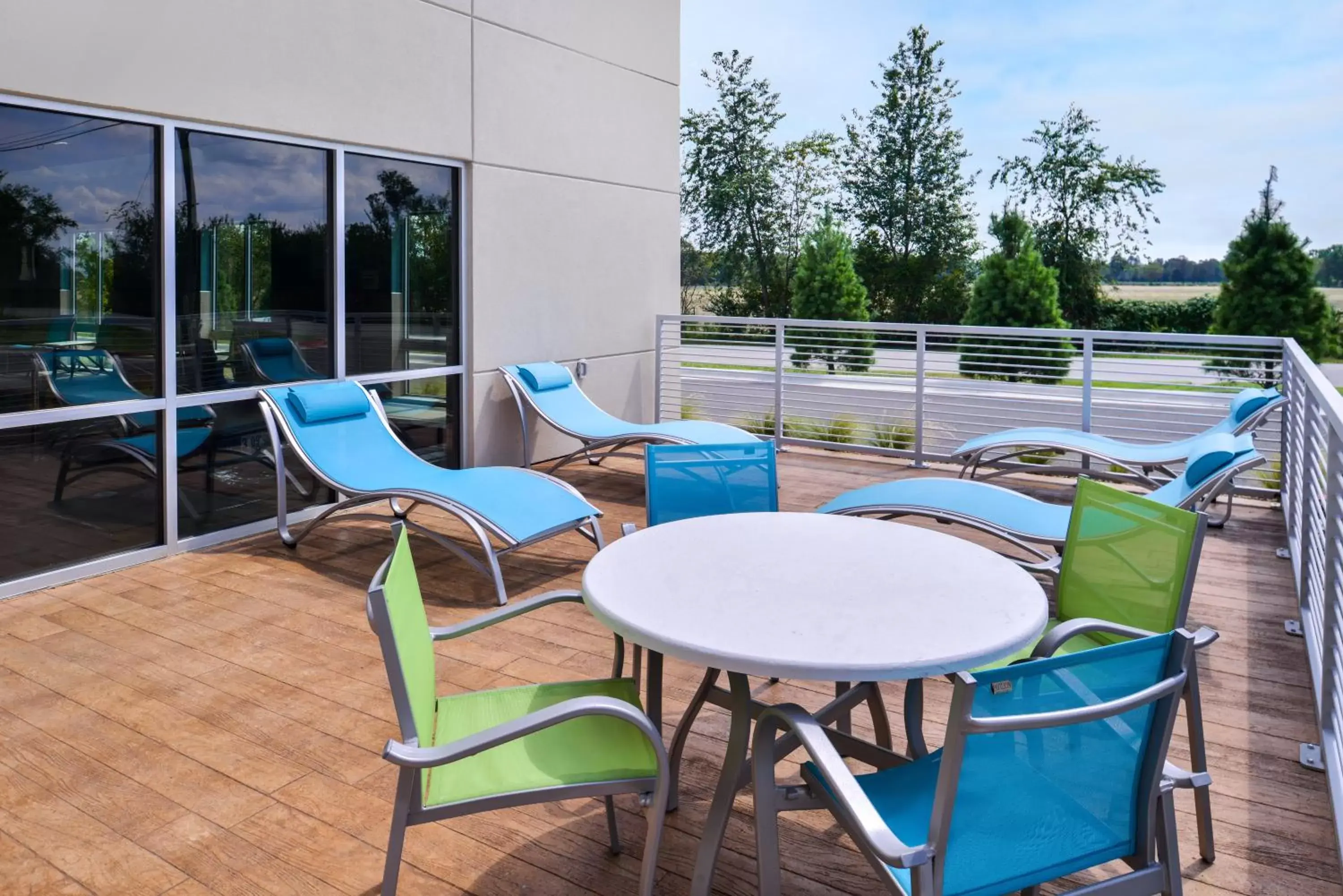 Swimming pool in Holiday Inn Express & Suites - Siloam Springs, an IHG Hotel