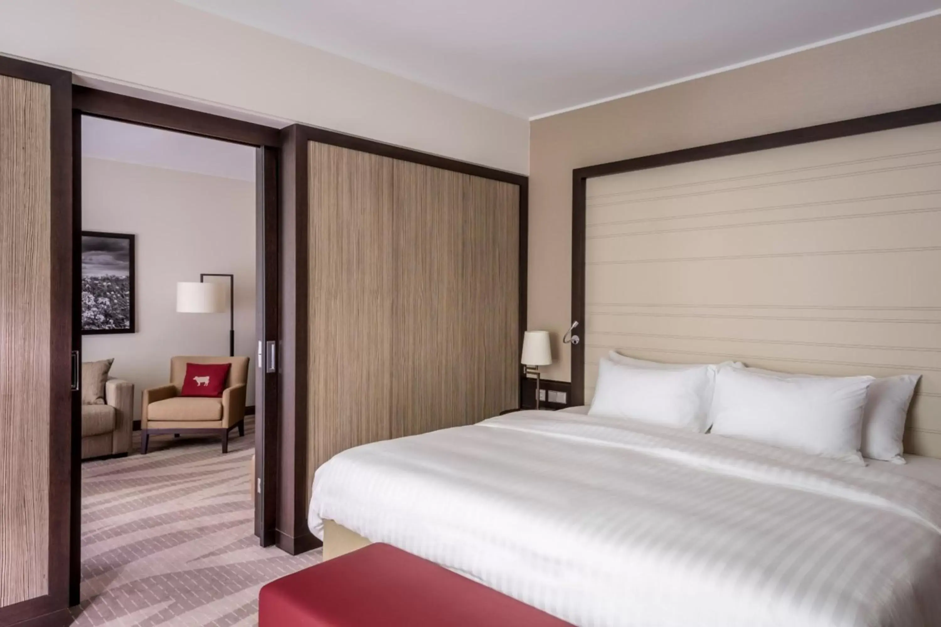 Photo of the whole room, Bed in Munich Airport Marriott Hotel