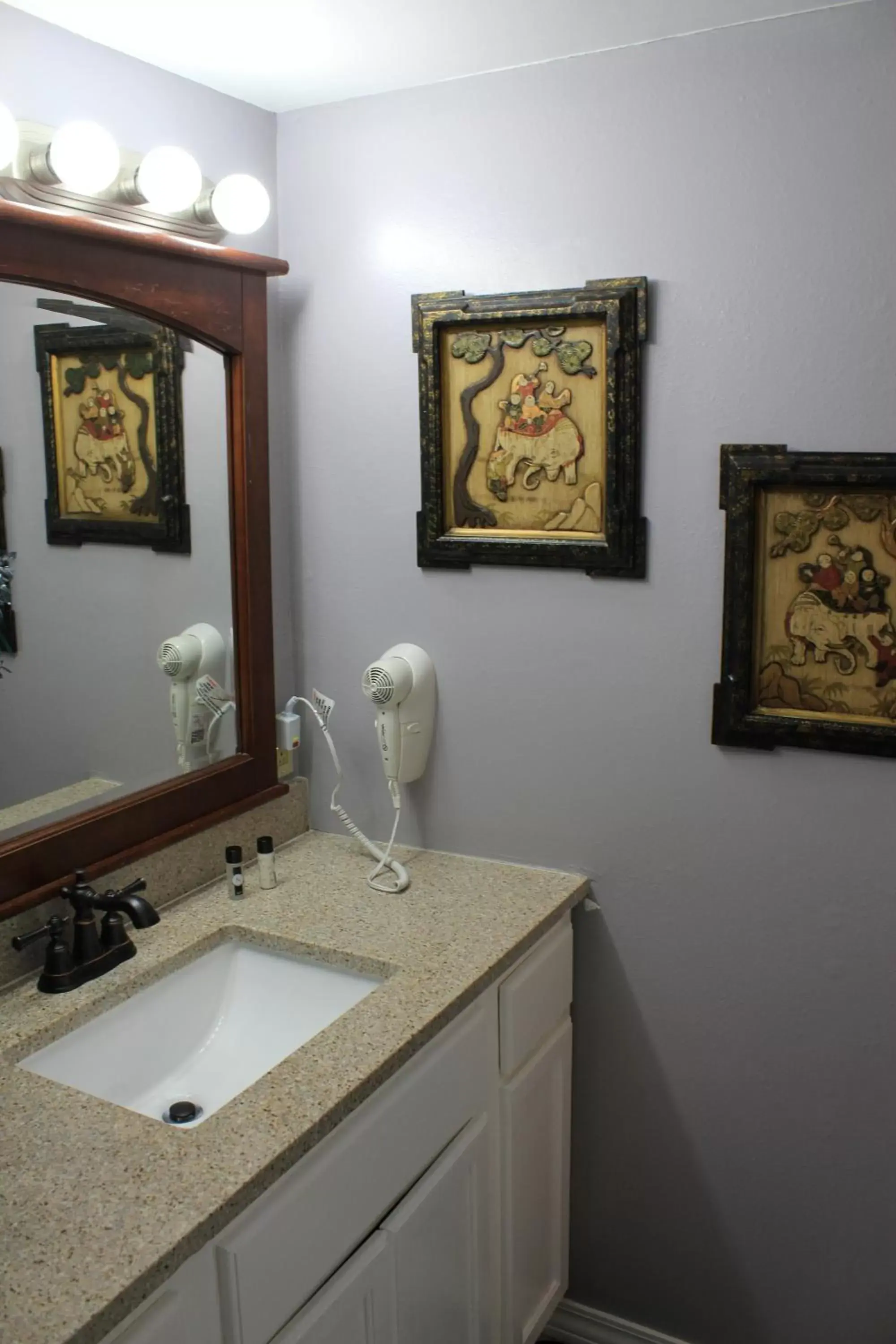 Shower, Bathroom in Brydan Suites