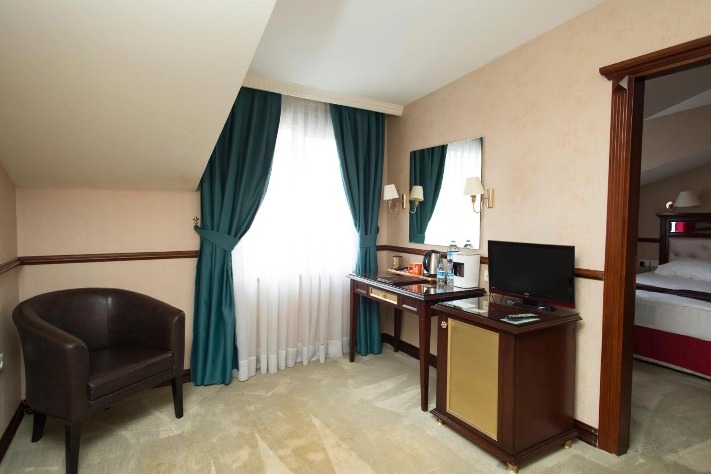 Coffee/tea facilities, Bed in Topkapi Inter Istanbul Hotel